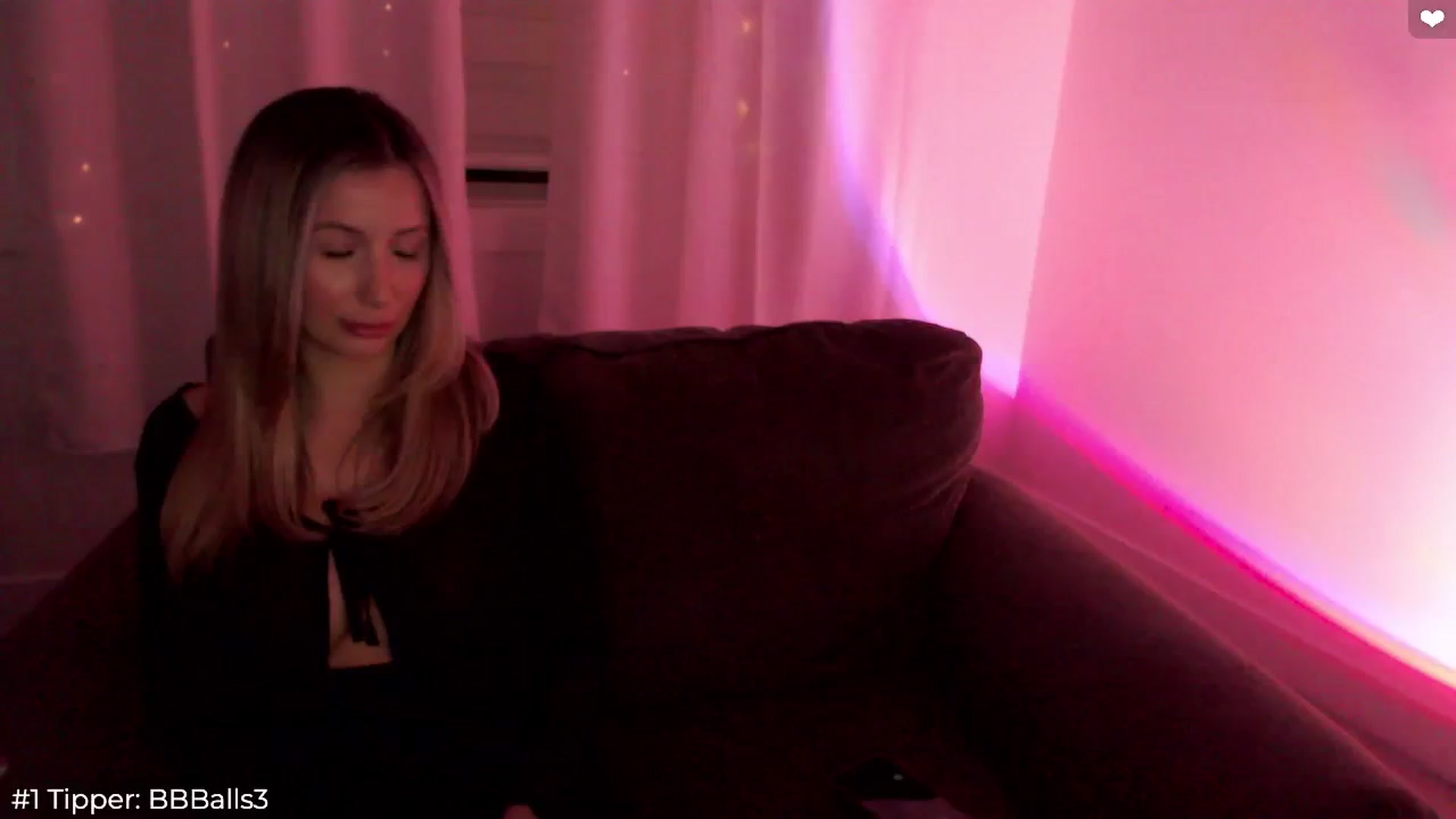Gallery image thumbnail from Sofiabunny_xx's myfreecams stream on, 06/04/2024, 06:35 image 3 of 20