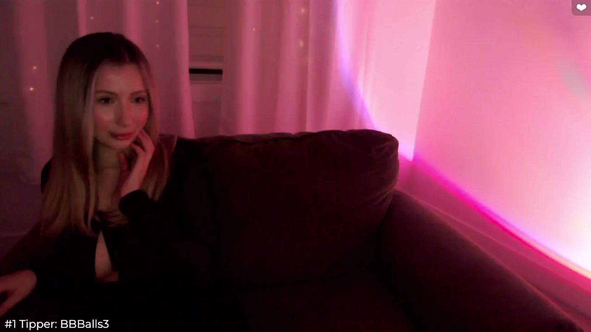 Gallery image thumbnail from Sofiabunny_xx's myfreecams stream on, 06/04/2024, 06:35 image 6 of 20