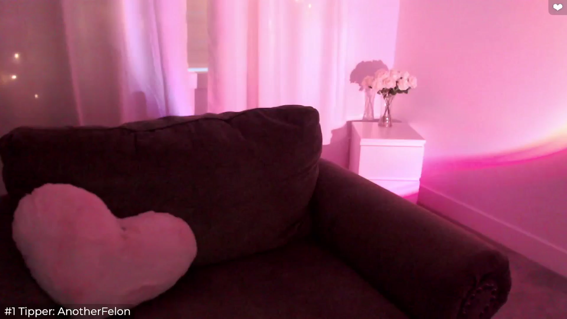 Gallery image thumbnail from Sofiabunny_xx's myfreecams stream on, 06/25/2024, 04:26 image 7 of 20