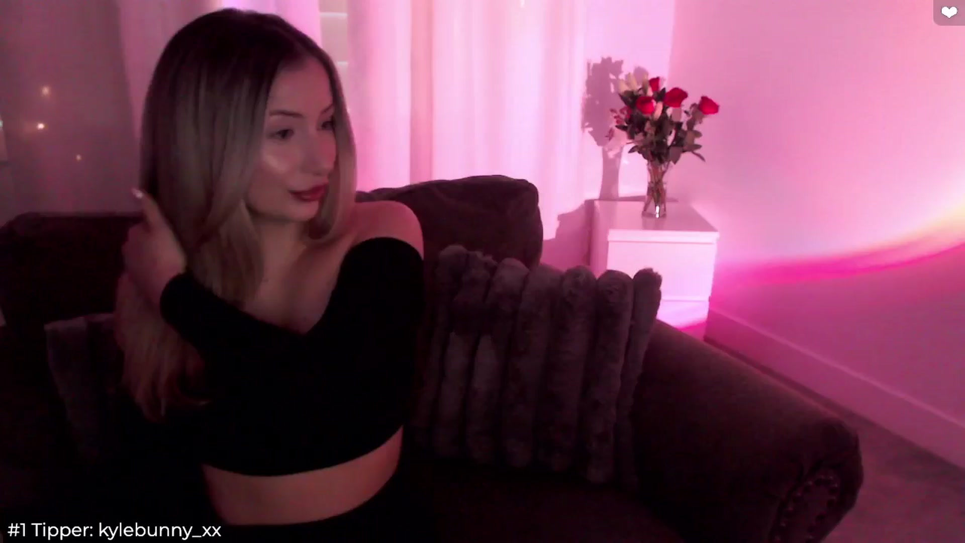 Gallery image thumbnail from Sofiabunny_xx's myfreecams stream on, 06/30/2024, 04:13 image 10 of 20