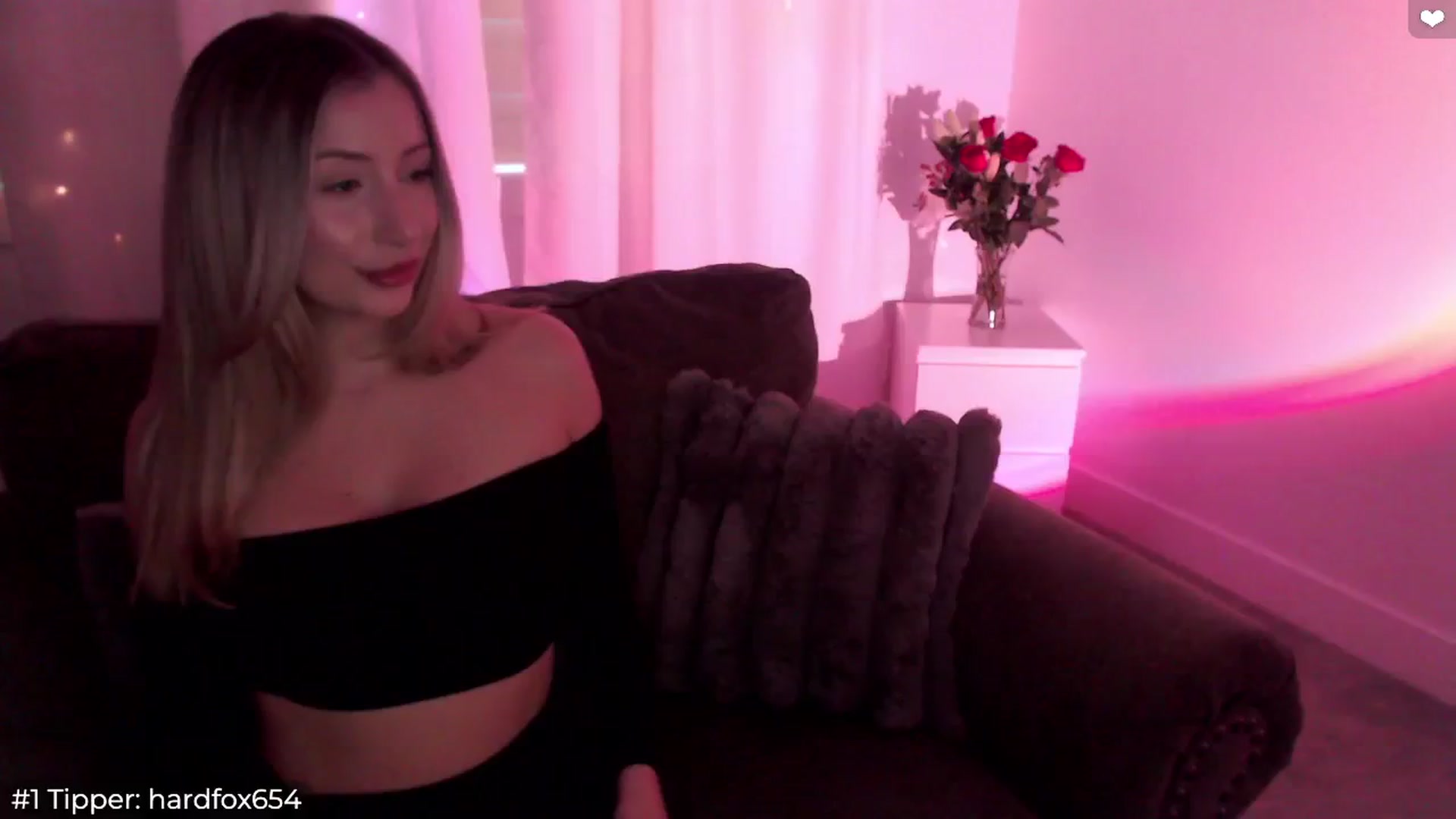Gallery image thumbnail from Sofiabunny_xx's myfreecams stream on, 06/30/2024, 04:13 image 15 of 20