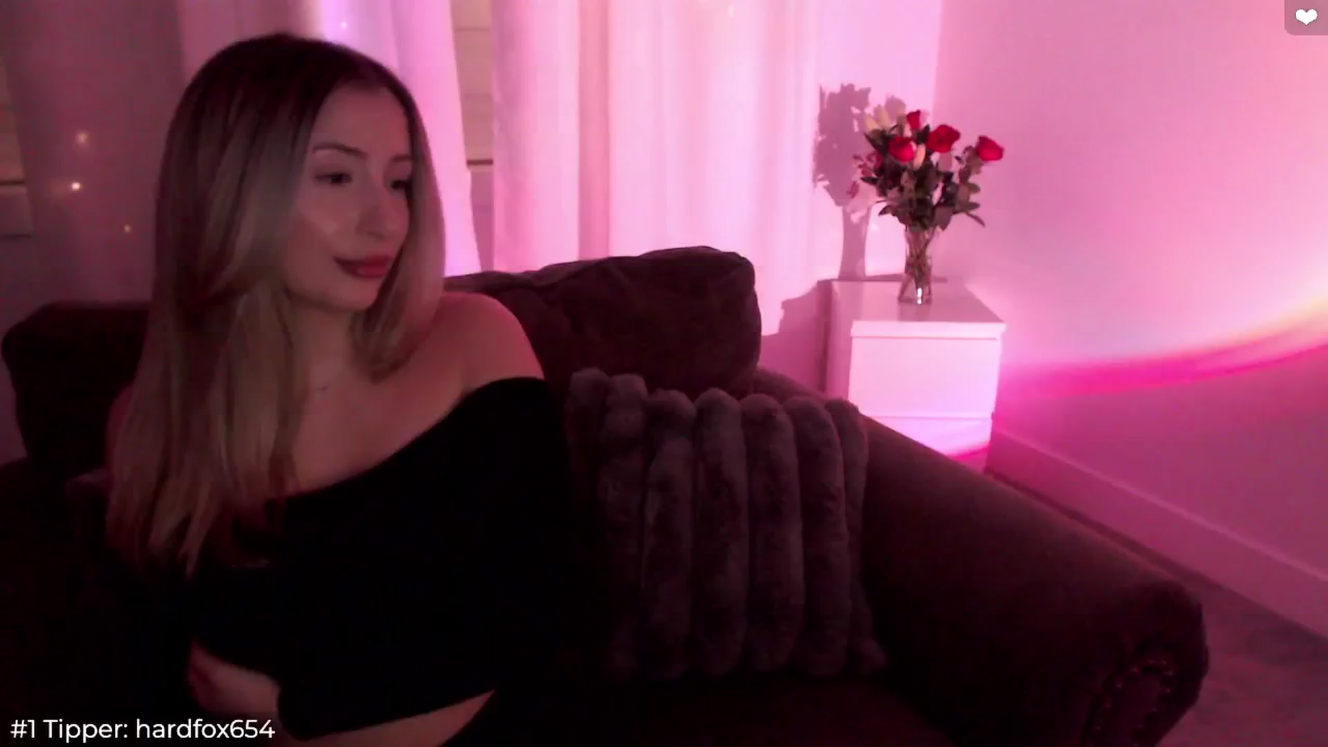 Gallery image thumbnail from Sofiabunny_xx's myfreecams stream on, 06/30/2024, 05:14 image 15 of 20