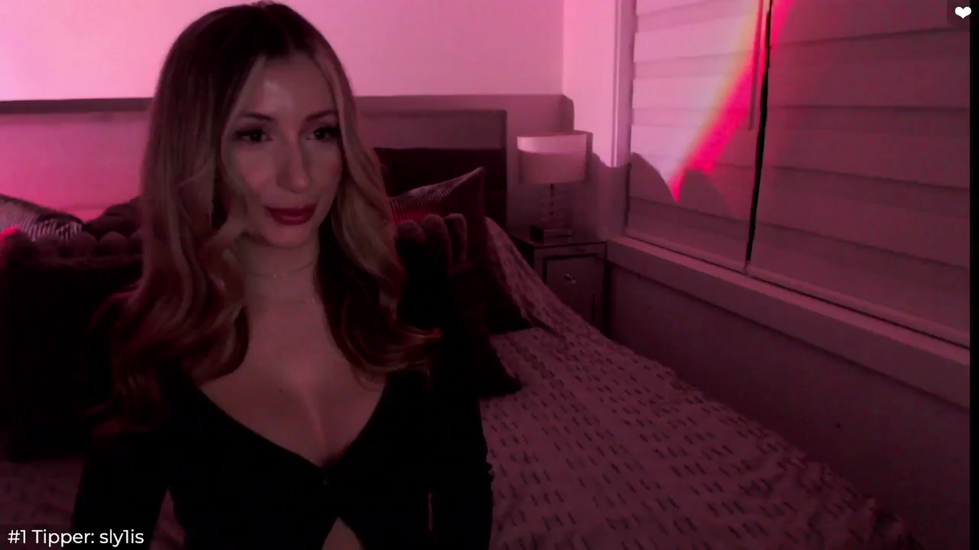 Gallery image thumbnail from Sofiabunny_xx's myfreecams stream on, 11/02/2024, 05:27 image 7 of 20