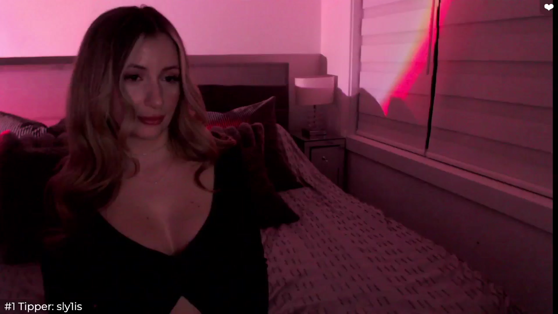 Gallery image thumbnail from Sofiabunny_xx's myfreecams stream on, 11/02/2024, 05:50 image 19 of 20