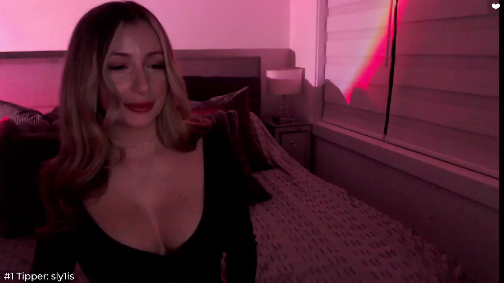 Gallery image thumbnail from Sofiabunny_xx's myfreecams stream on, 11/02/2024, 05:50 image 16 of 20