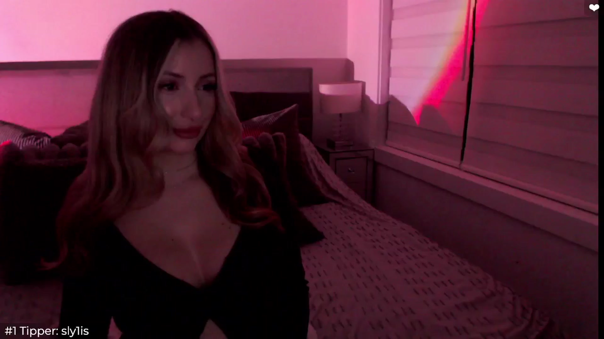 Gallery image thumbnail from Sofiabunny_xx's myfreecams stream on, 11/02/2024, 06:27 image 10 of 20