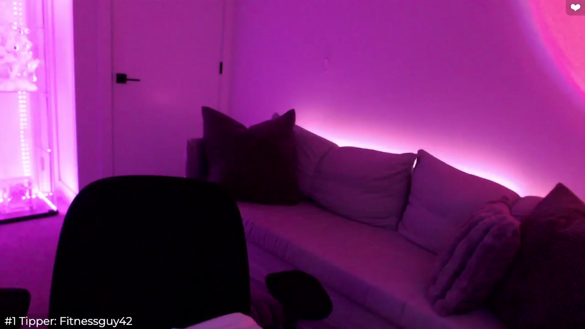 Gallery image thumbnail from Sofiabunny_xx's myfreecams stream on, 12/31/2024, 06:51 image 18 of 20