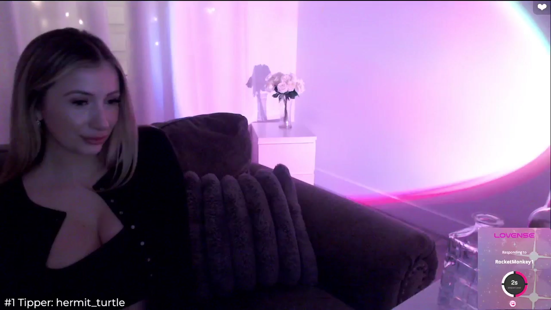 Gallery image thumbnail from Sofiabunny_xx's myfreecams stream on, 02/05/2025, 06:58 image 7 of 20