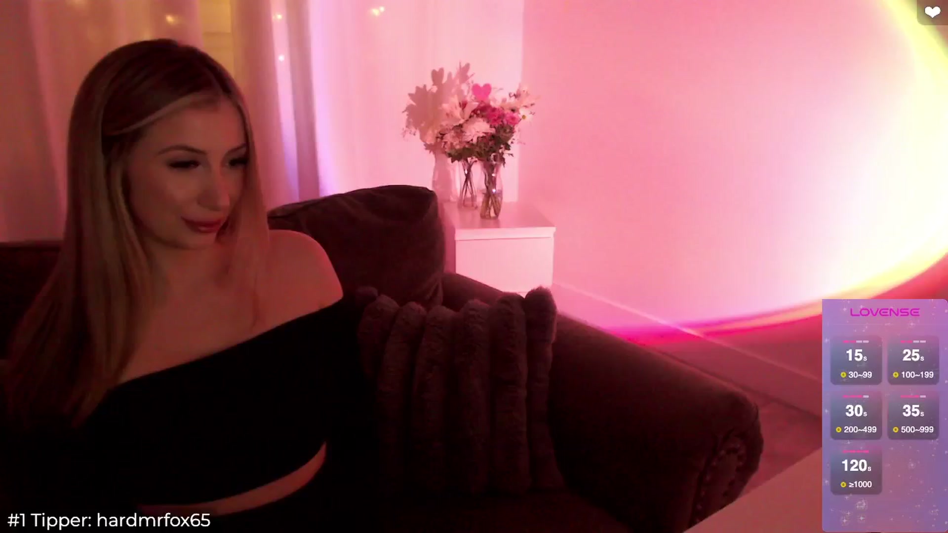Gallery image thumbnail from Sofiabunny_xx's myfreecams stream on, 02/19/2025, 05:08 image 14 of 20