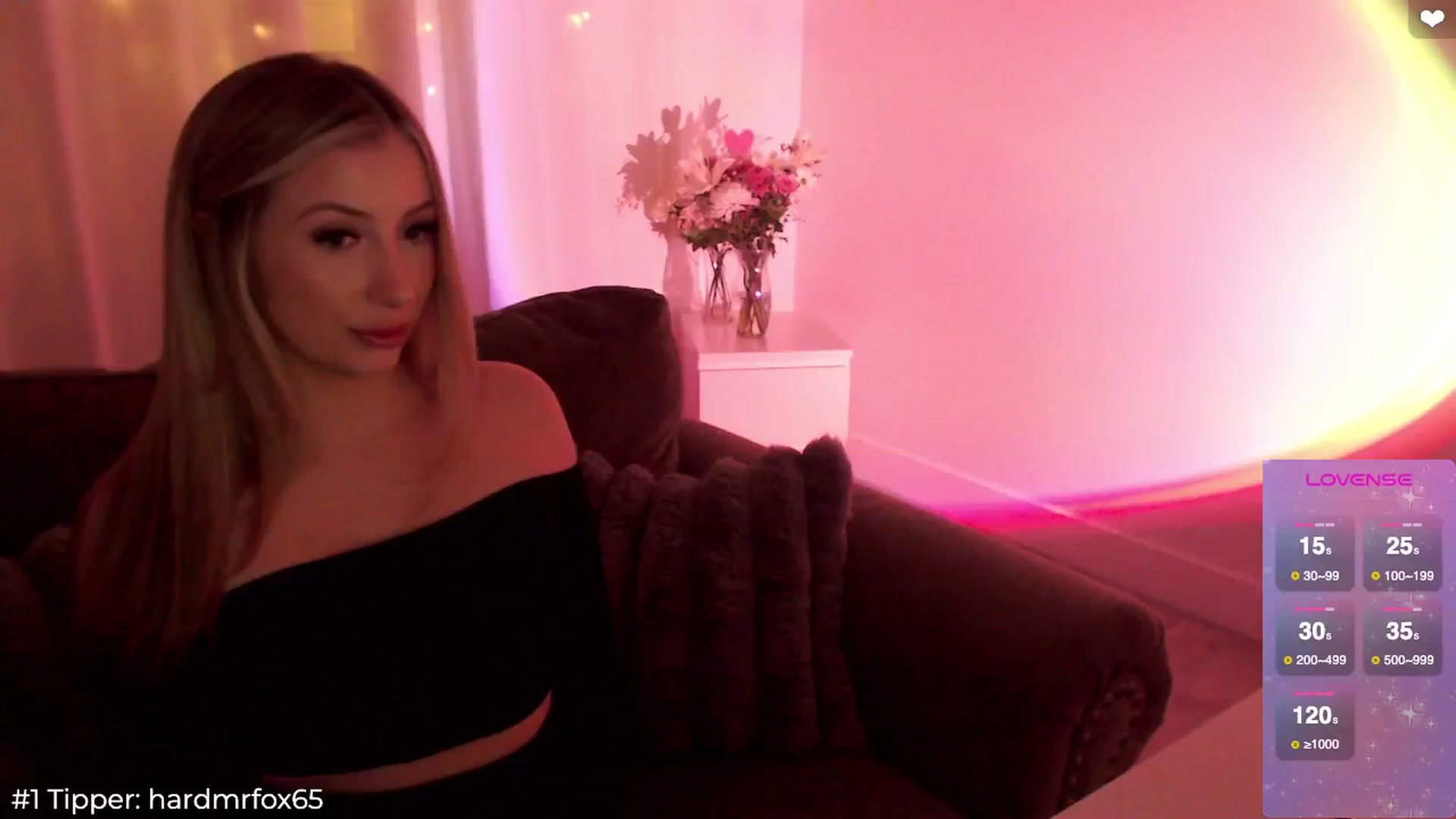 Gallery image thumbnail from Sofiabunny_xx's myfreecams stream on, 02/19/2025, 05:08 image 4 of 20