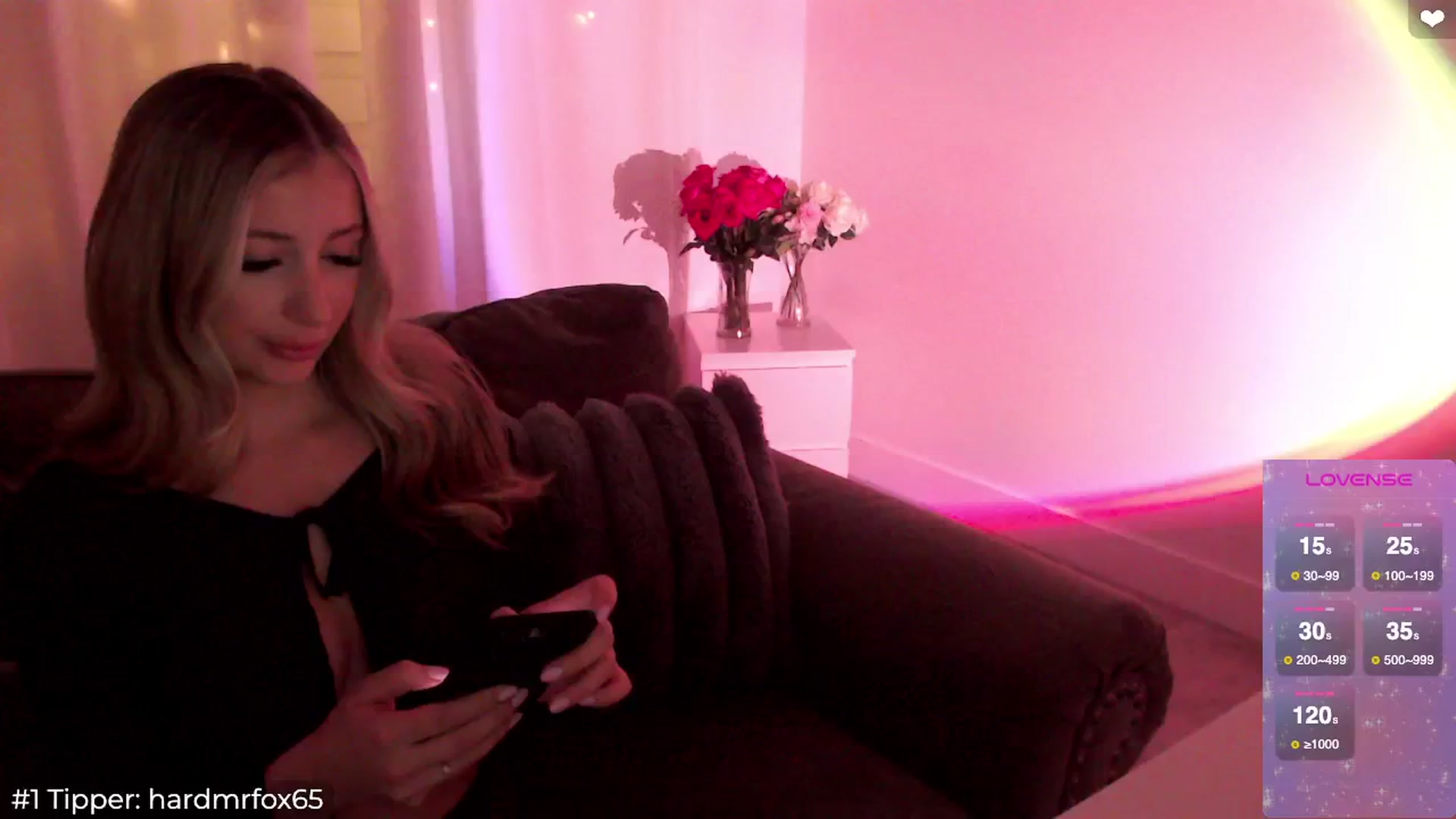 Gallery image thumbnail from Sofiabunny_xx's myfreecams stream on, 02/26/2025, 05:15 image 1 of 20