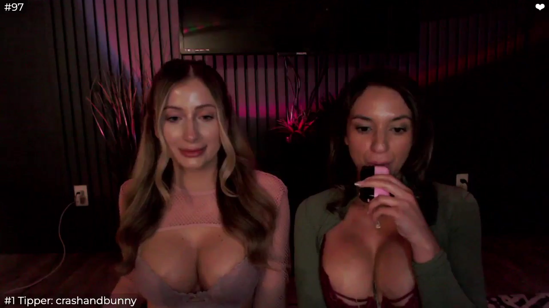 Gallery image thumbnail from Sofiabunny_xx's myfreecams stream on, 06/08/2025, 04:53 image 19 of 20