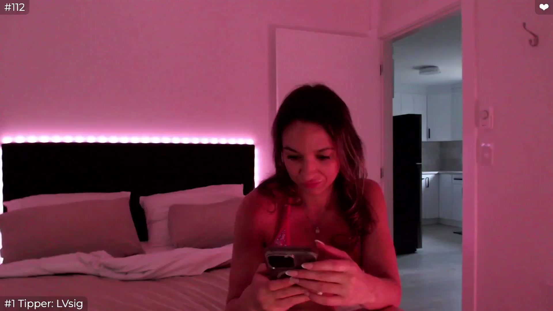 Gallery image thumbnail from Sofiabunny_xx's myfreecams stream on, 06/11/2025, 04:12 image 10 of 20