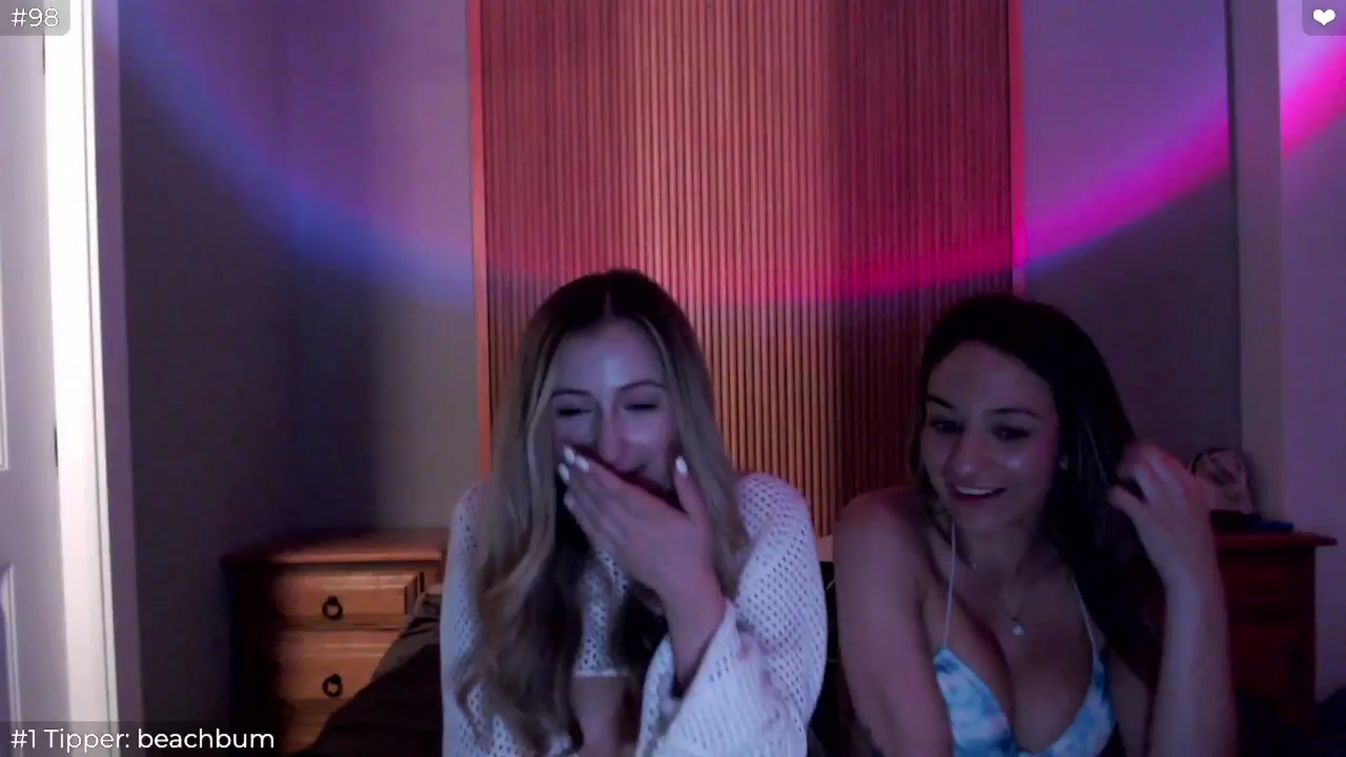 Gallery image thumbnail from Sofiabunny_xx's myfreecams stream on, 06/14/2025, 06:22 image 17 of 20