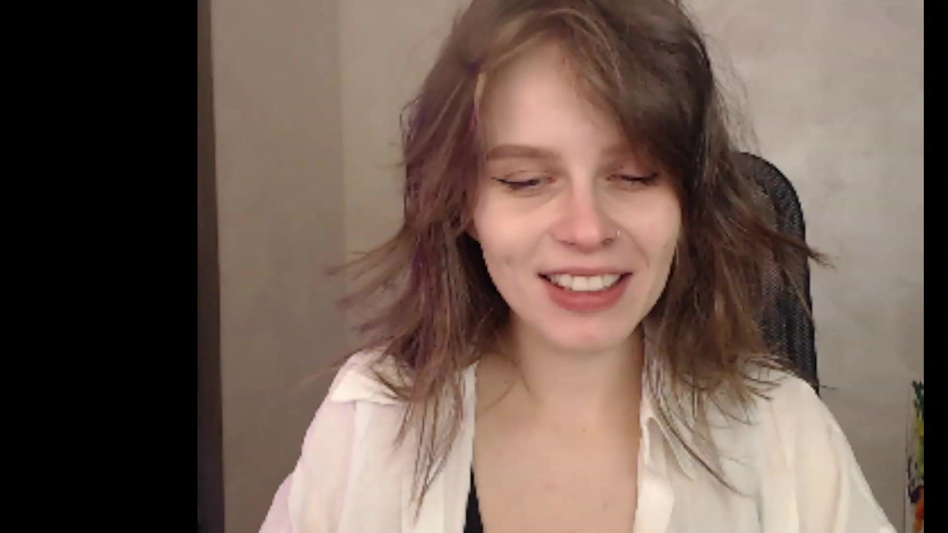 Gallery image thumbnail from Sofiafantasy's myfreecams stream on, 12/23/2022, 21:40 image 4 of 20