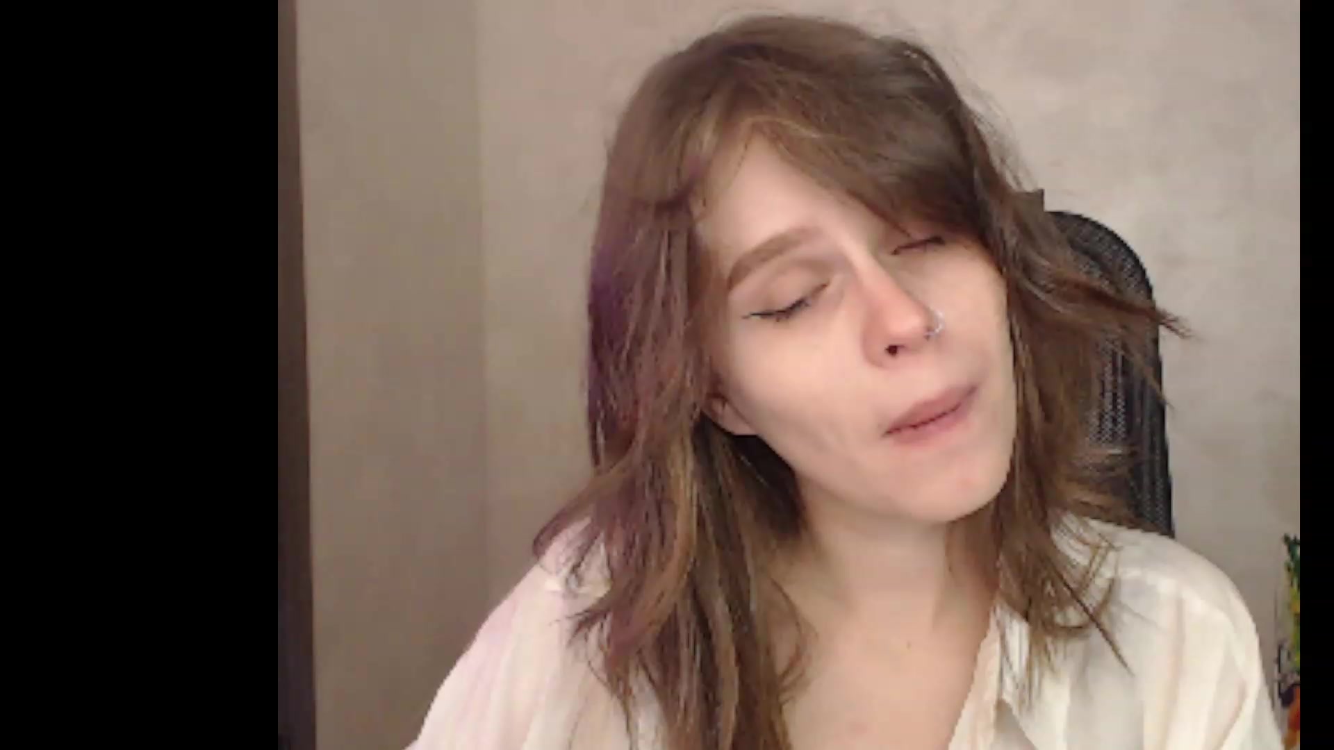 Gallery image thumbnail from Sofiafantasy's myfreecams stream on, 12/23/2022, 21:40 image 15 of 20
