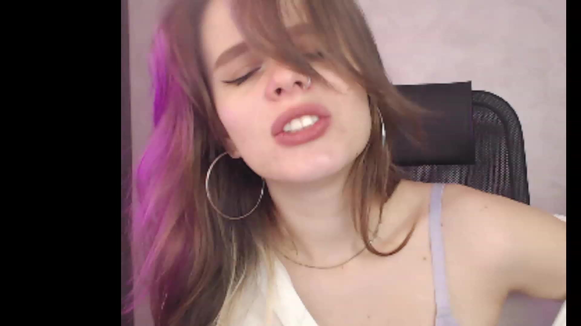 Gallery image thumbnail from Sofiafantasy's myfreecams stream on, 02/13/2023, 15:07 image 18 of 20