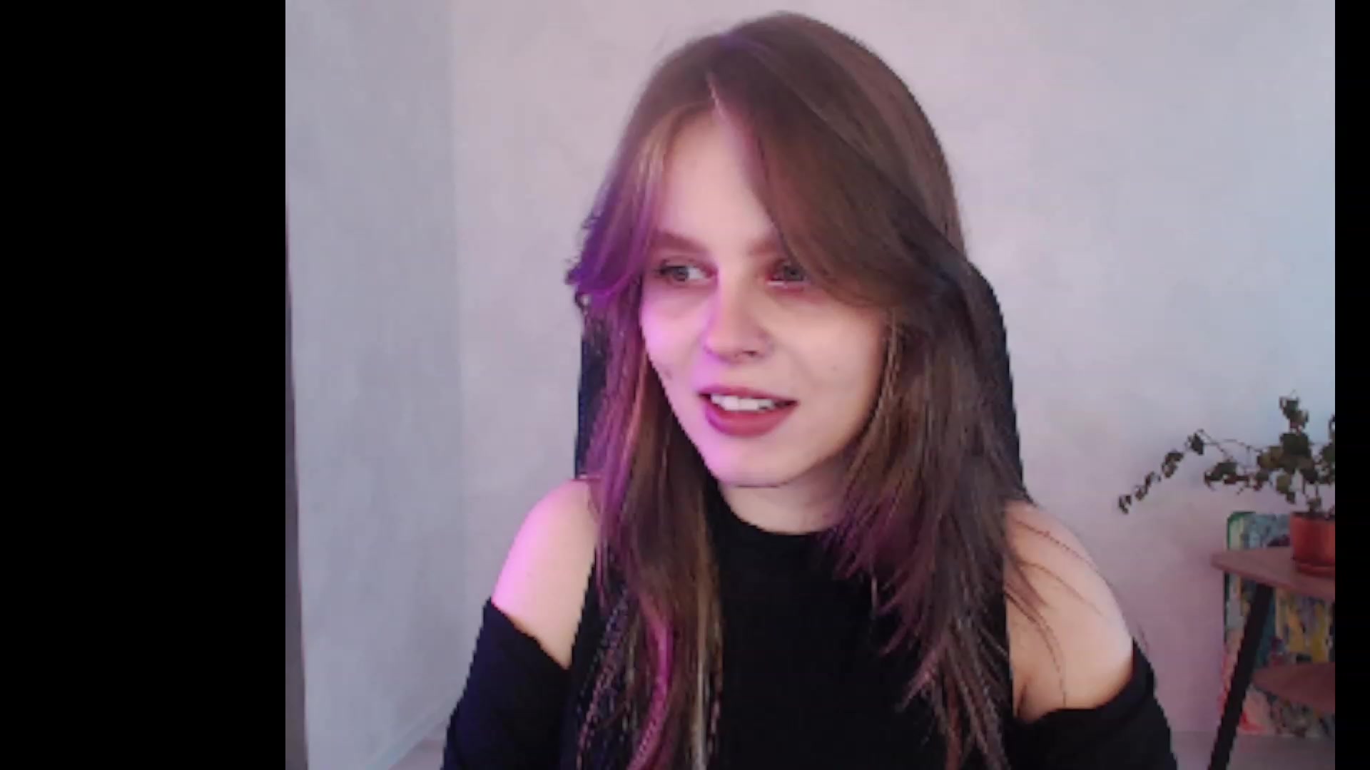 Gallery image thumbnail from Sofiafantasy's myfreecams stream on, 03/17/2023, 12:57 image 8 of 20