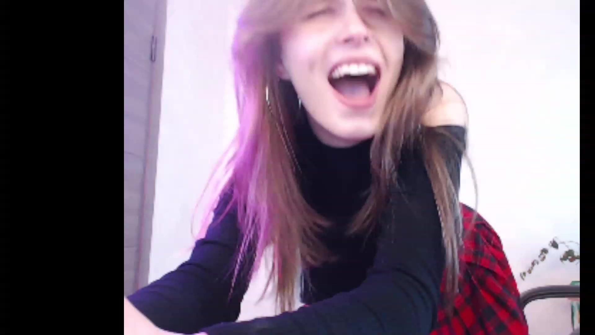Gallery image thumbnail from Sofiafantasy's myfreecams stream on, 03/17/2023, 12:57 image 16 of 20