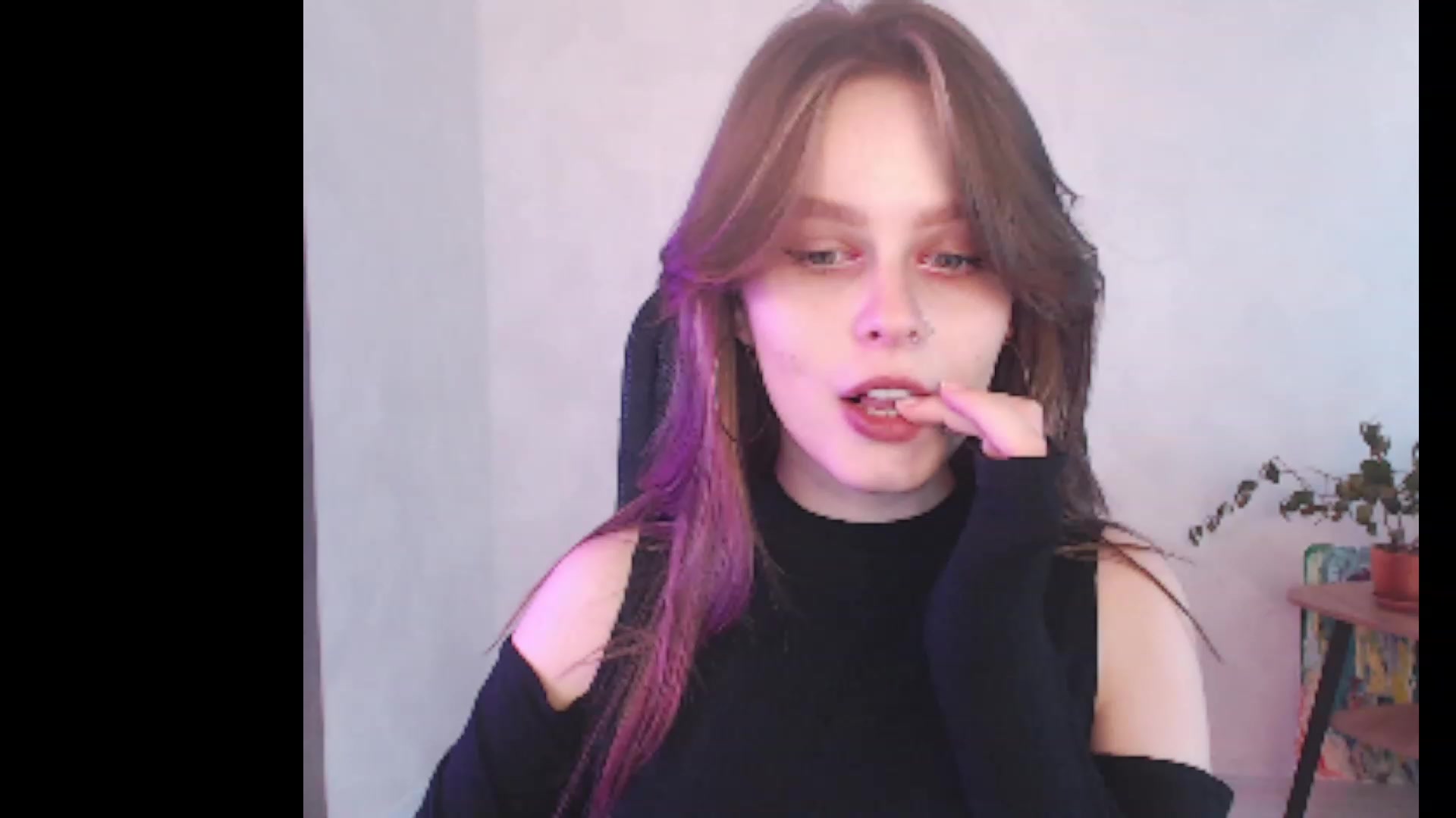 Gallery image thumbnail from Sofiafantasy's myfreecams stream on, 03/17/2023, 12:57 image 10 of 20