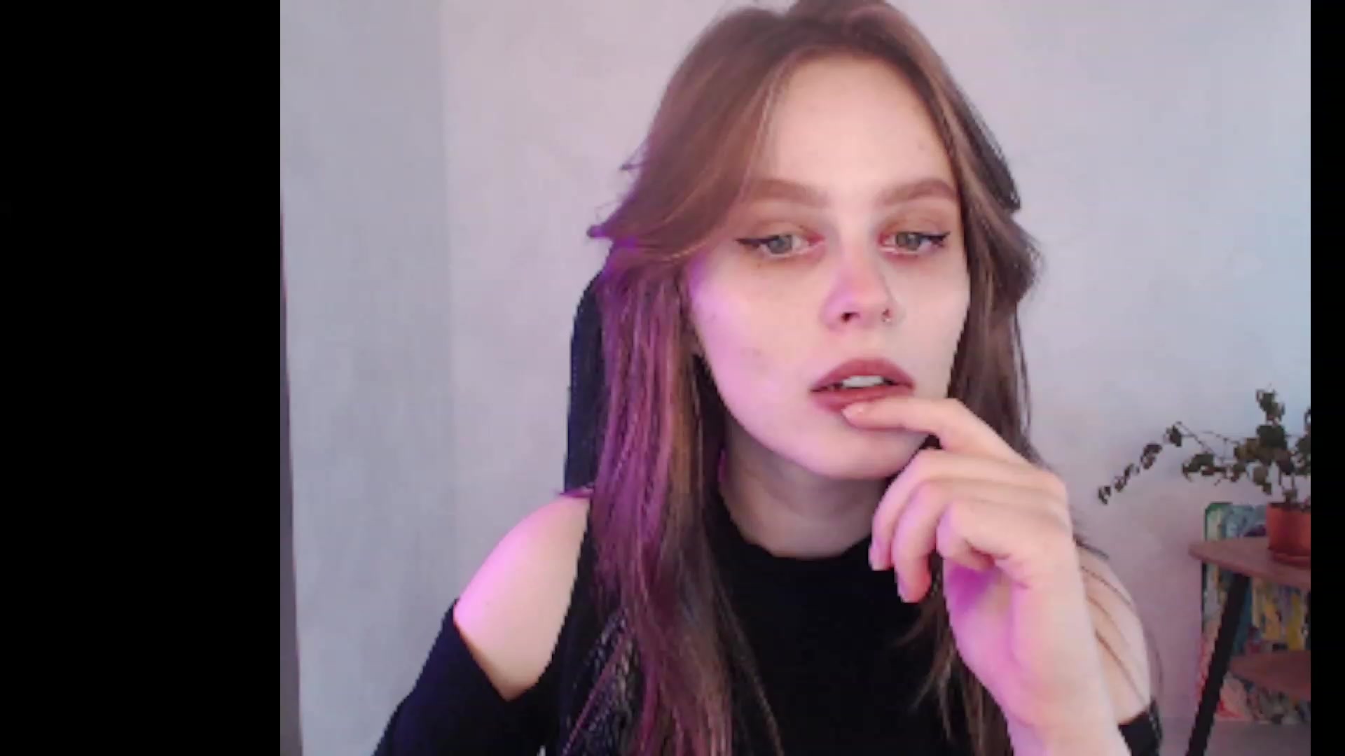 Gallery image thumbnail from Sofiafantasy's myfreecams stream on, 03/17/2023, 12:57 image 6 of 20