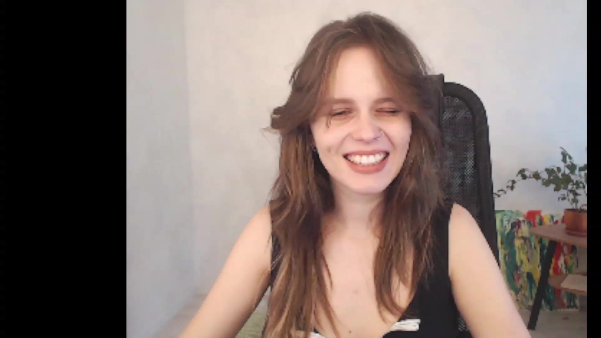 Gallery image thumbnail from Sofiafantasy's myfreecams stream on, 05/08/2023, 13:14 image 14 of 20