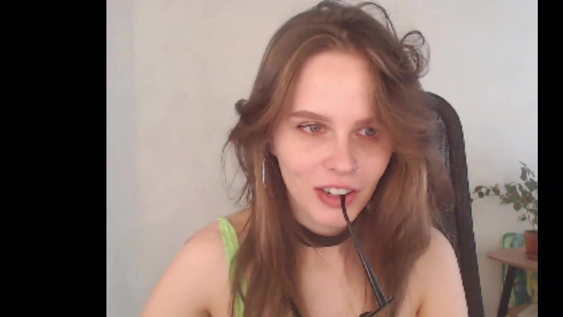 Gallery image thumbnail from Sofiafantasy's myfreecams stream on, 05/21/2023, 12:49 image 7 of 20