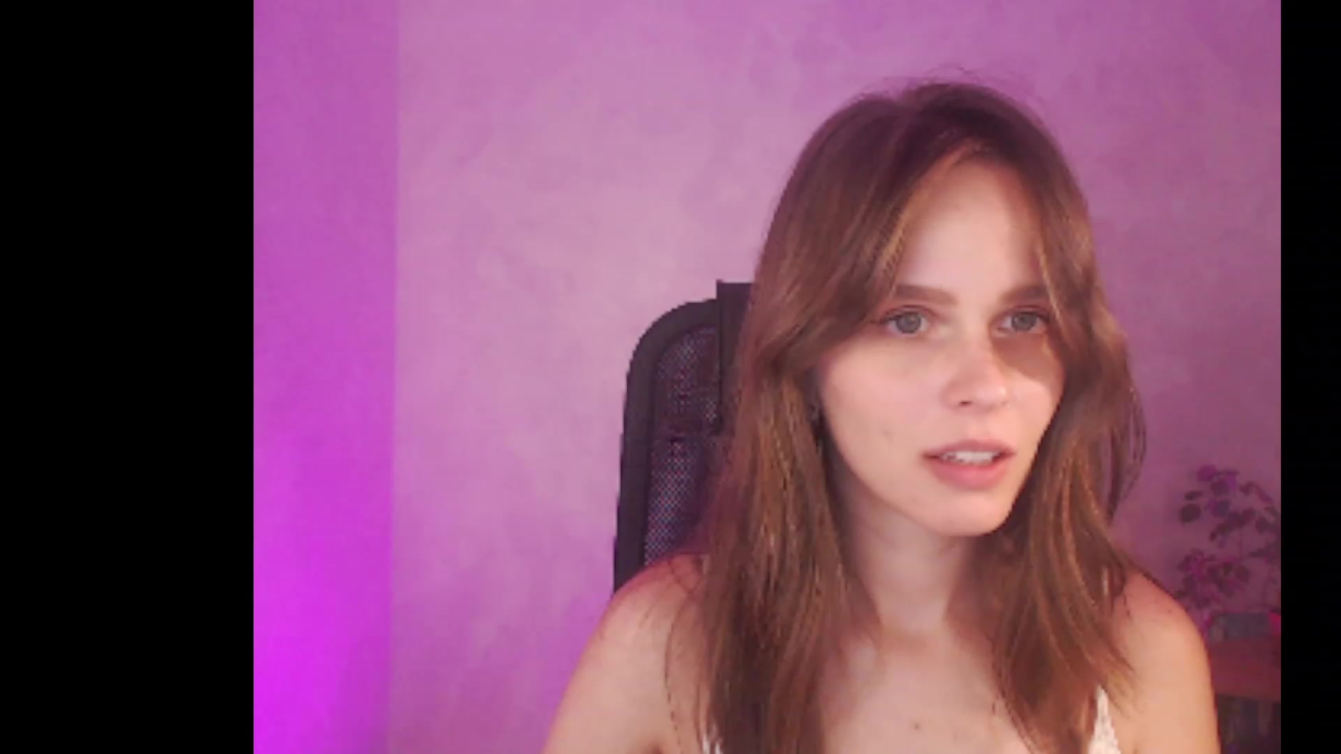 Gallery image thumbnail from Sofiafantasy's myfreecams stream on, 08/04/2023, 18:08 image 14 of 20