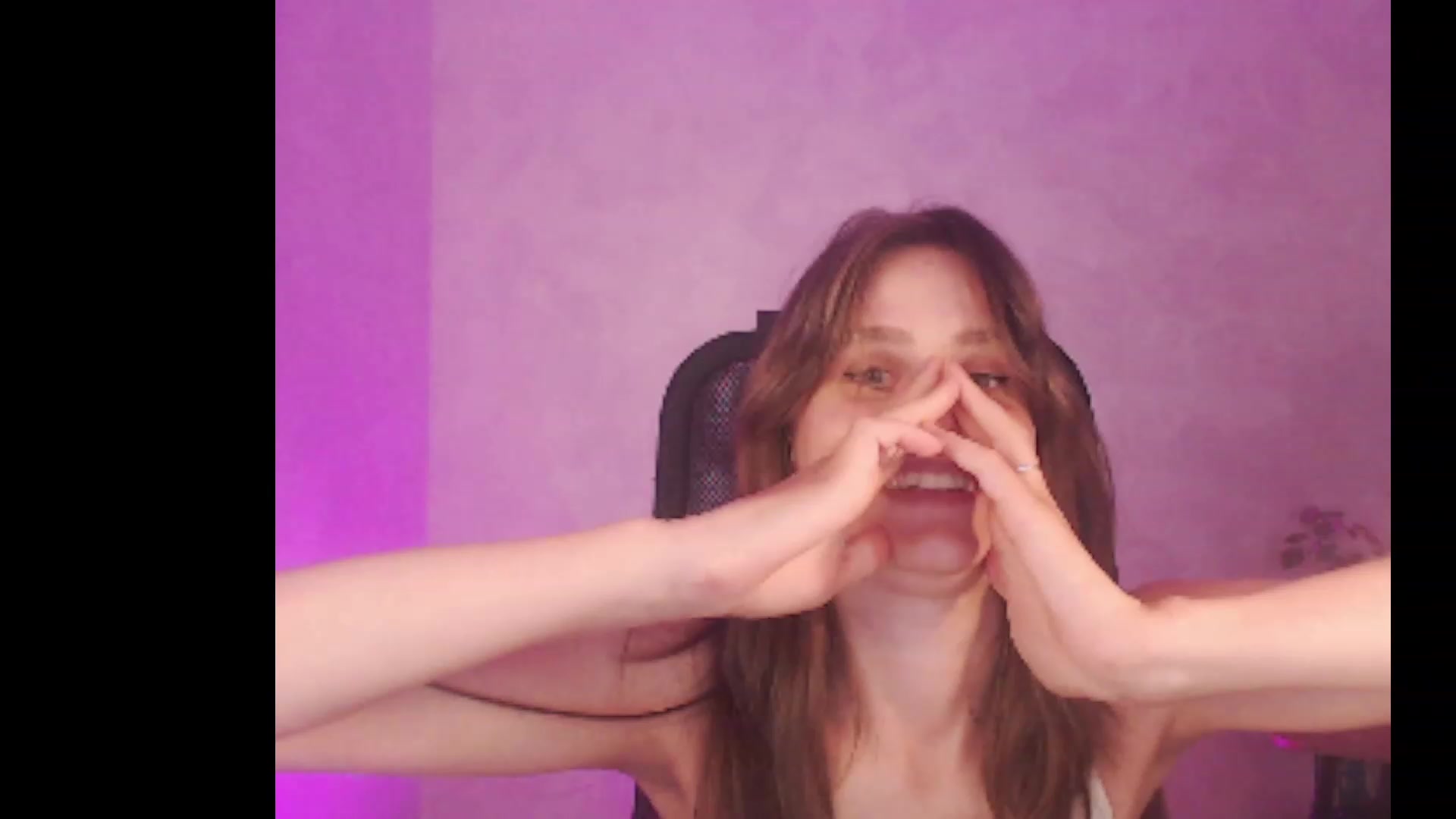 Gallery image thumbnail from Sofiafantasy's myfreecams stream on, 08/04/2023, 18:08 image 5 of 20