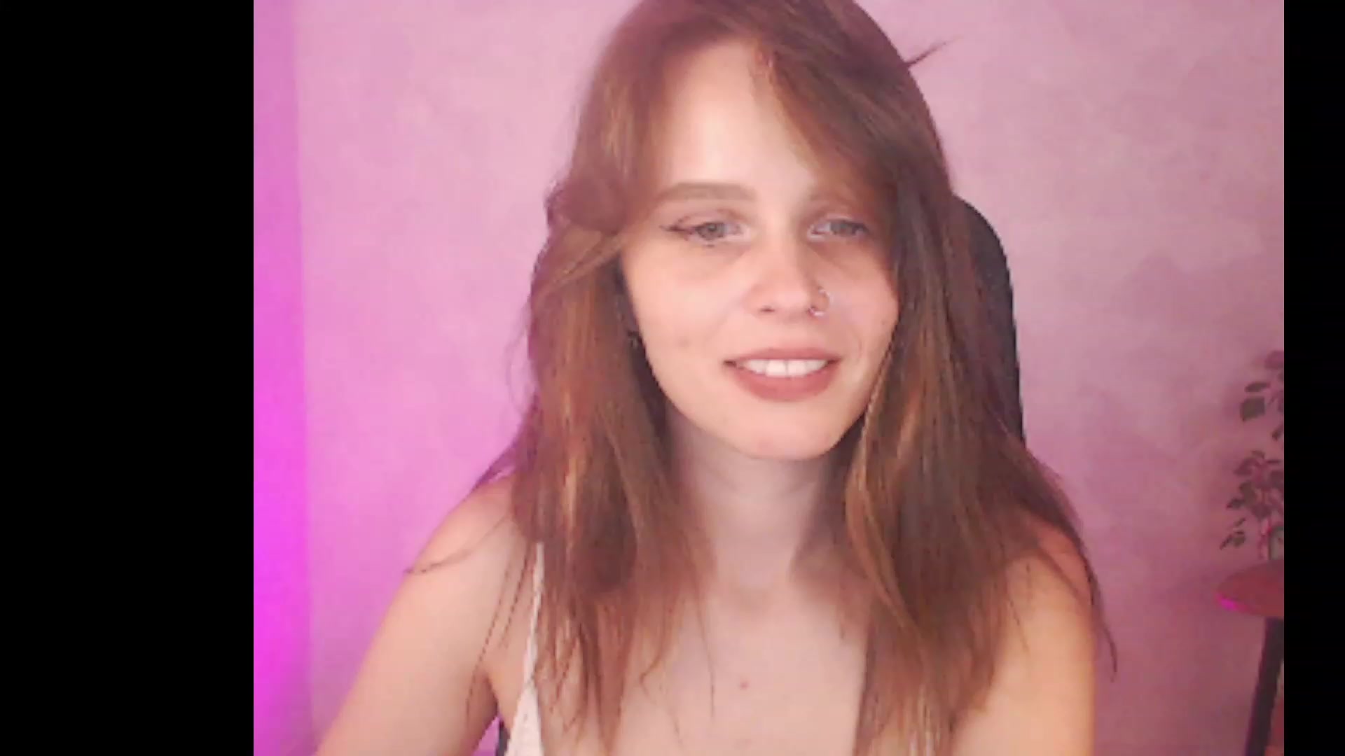 Gallery image thumbnail from Sofiafantasy's myfreecams stream on, 08/05/2023, 20:01 image 3 of 20