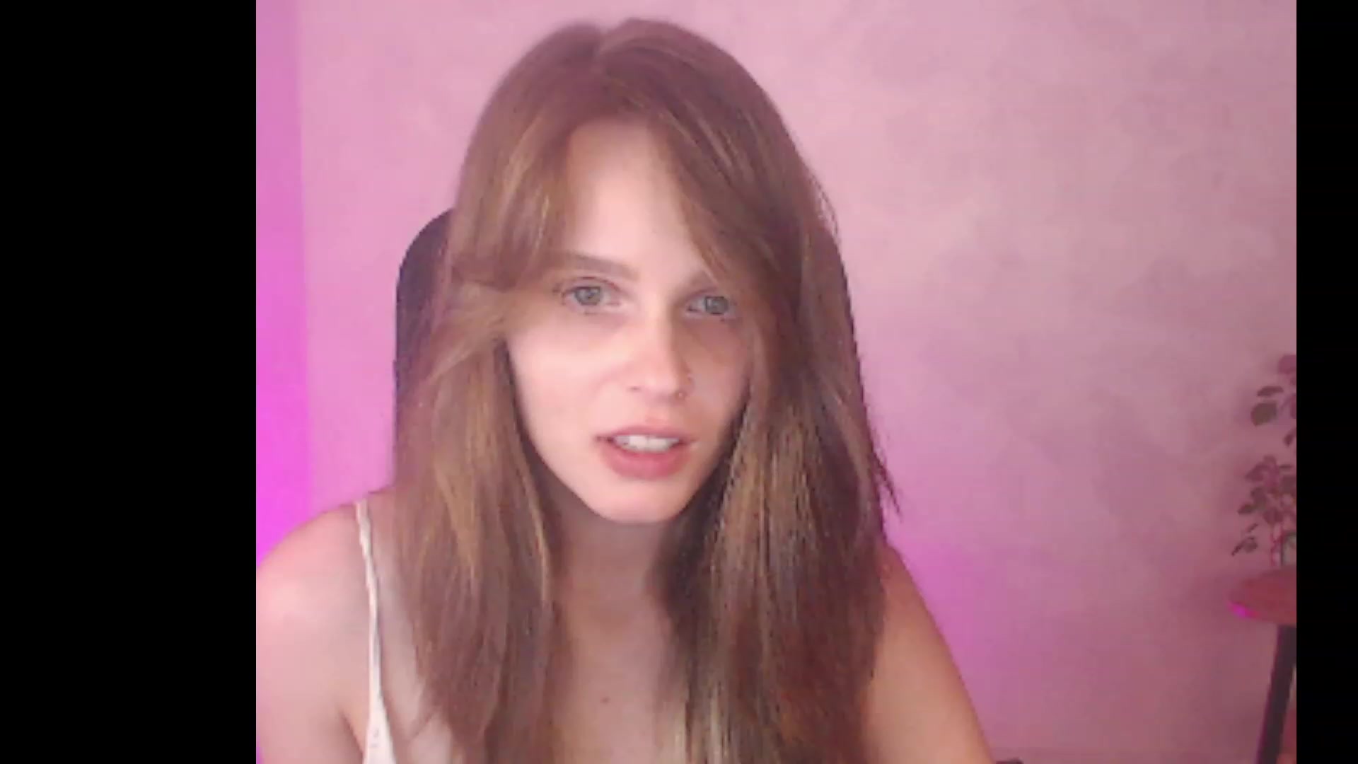 Gallery image thumbnail from Sofiafantasy's myfreecams stream on, 08/05/2023, 20:01 image 14 of 20