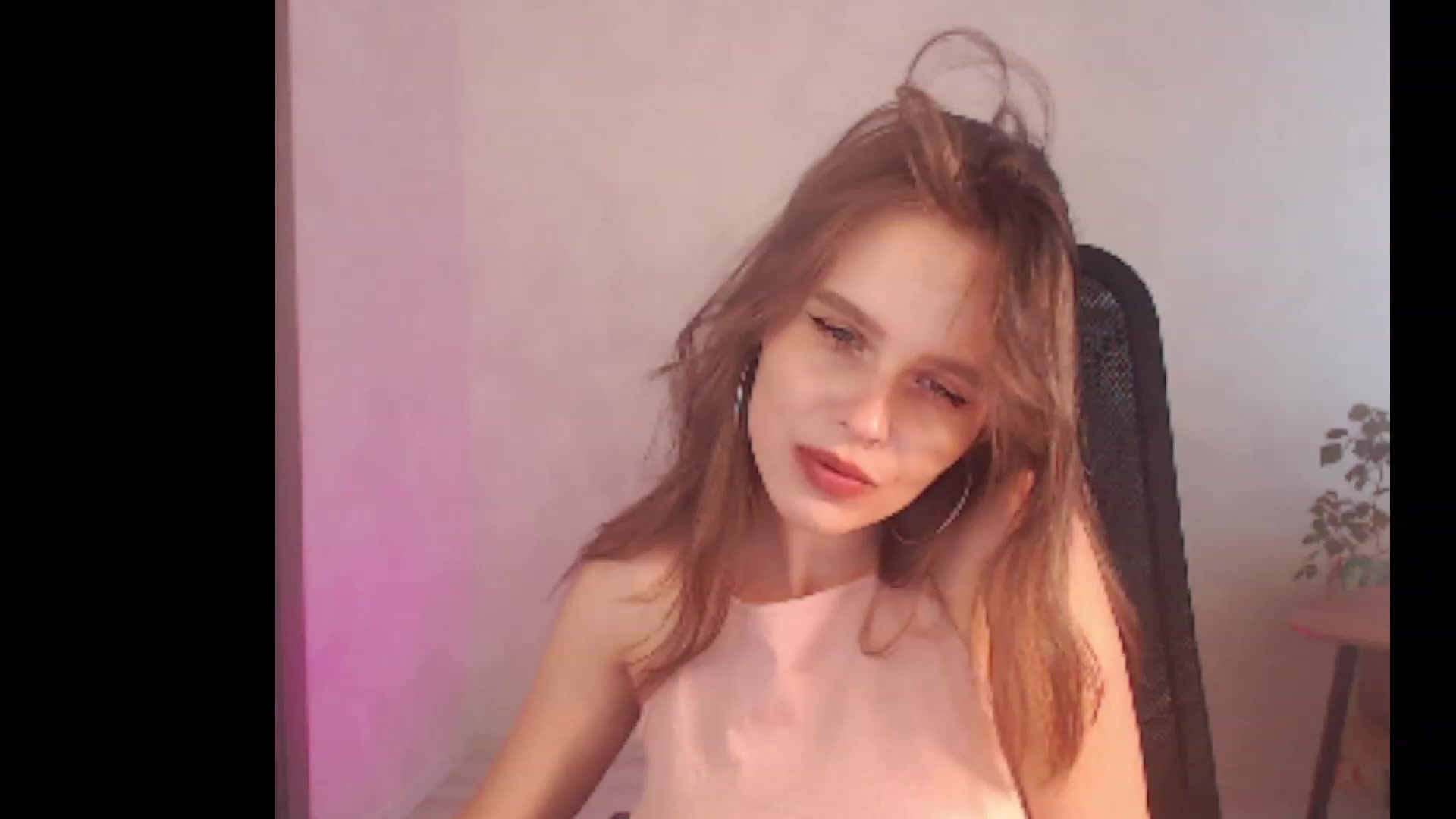 Gallery image thumbnail from Sofiafantasy's myfreecams stream on, 08/10/2023, 13:31 image 10 of 20