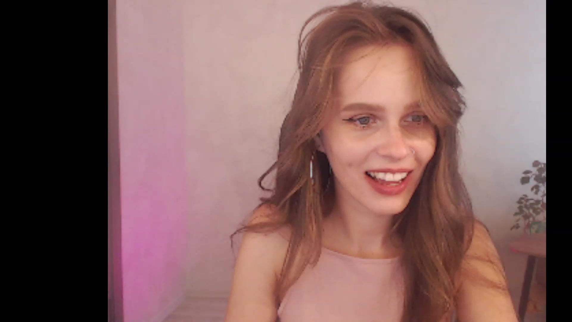 Gallery image thumbnail from Sofiafantasy's myfreecams stream on, 08/10/2023, 13:31 image 17 of 20
