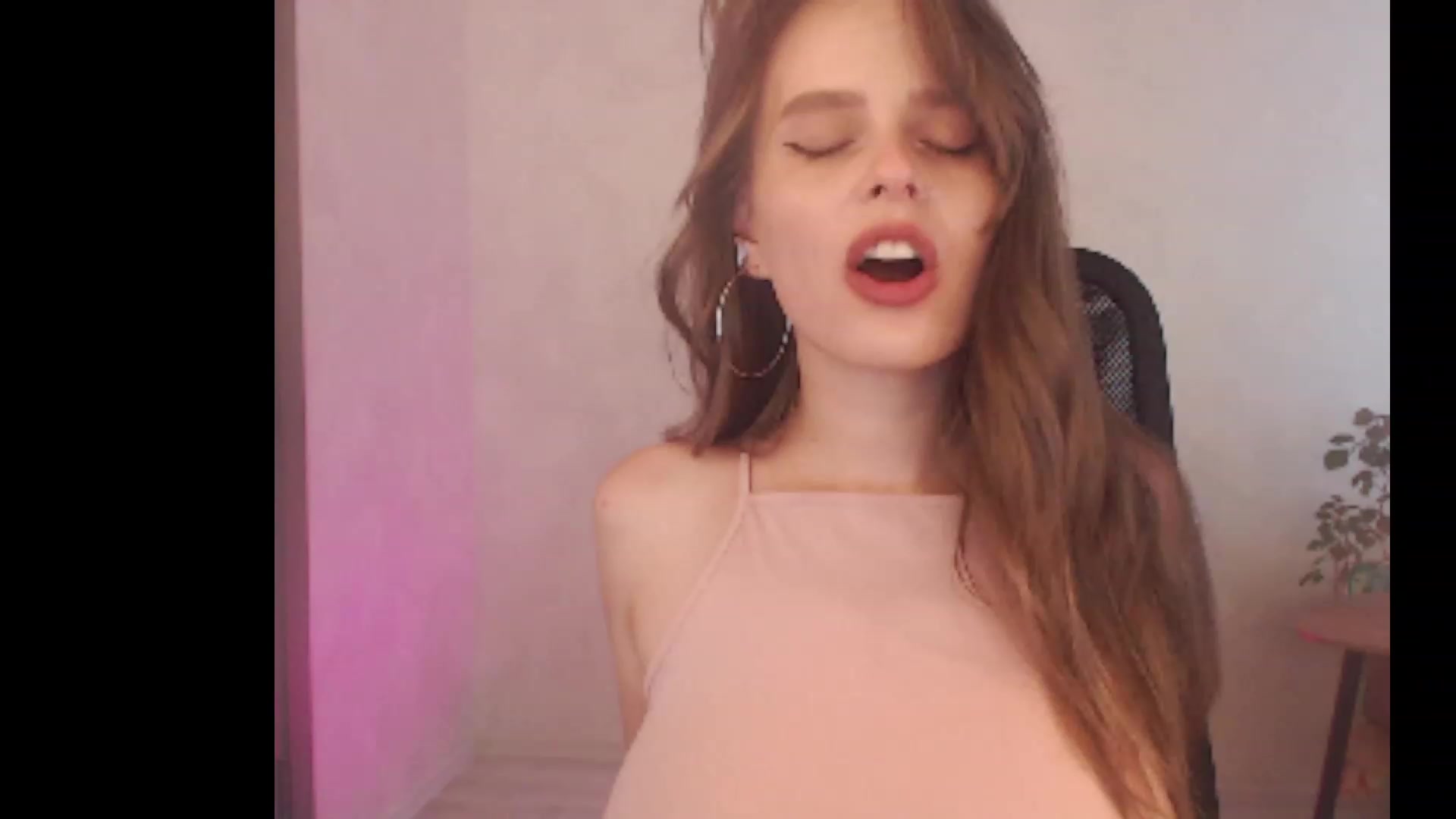 Gallery image thumbnail from Sofiafantasy's myfreecams stream on, 08/10/2023, 13:31 image 15 of 20
