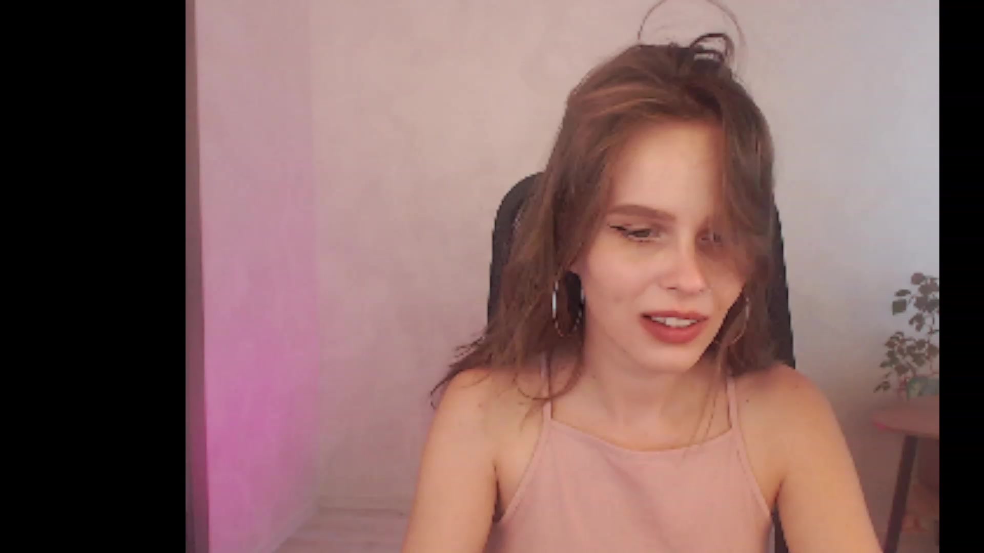 Gallery image thumbnail from Sofiafantasy's myfreecams stream on, 08/10/2023, 13:31 image 11 of 20