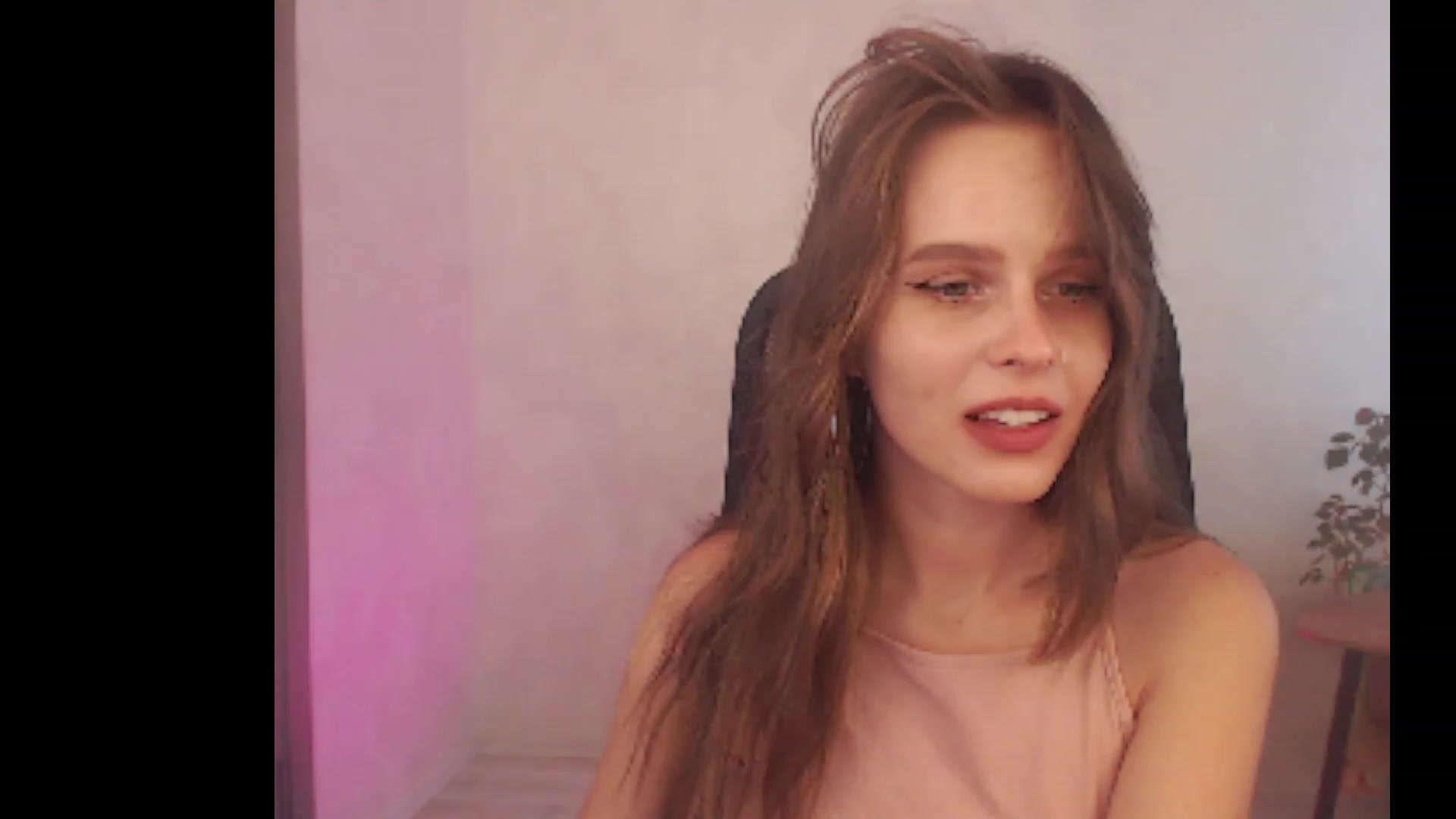 Gallery image thumbnail from Sofiafantasy's myfreecams stream on, 08/10/2023, 13:31 image 14 of 20