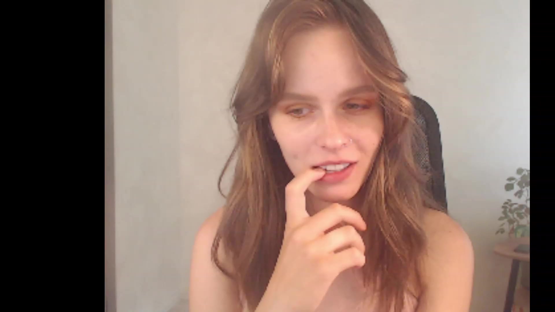 Gallery image thumbnail from Sofiafantasy's myfreecams stream on, 08/11/2023, 11:28 image 11 of 20
