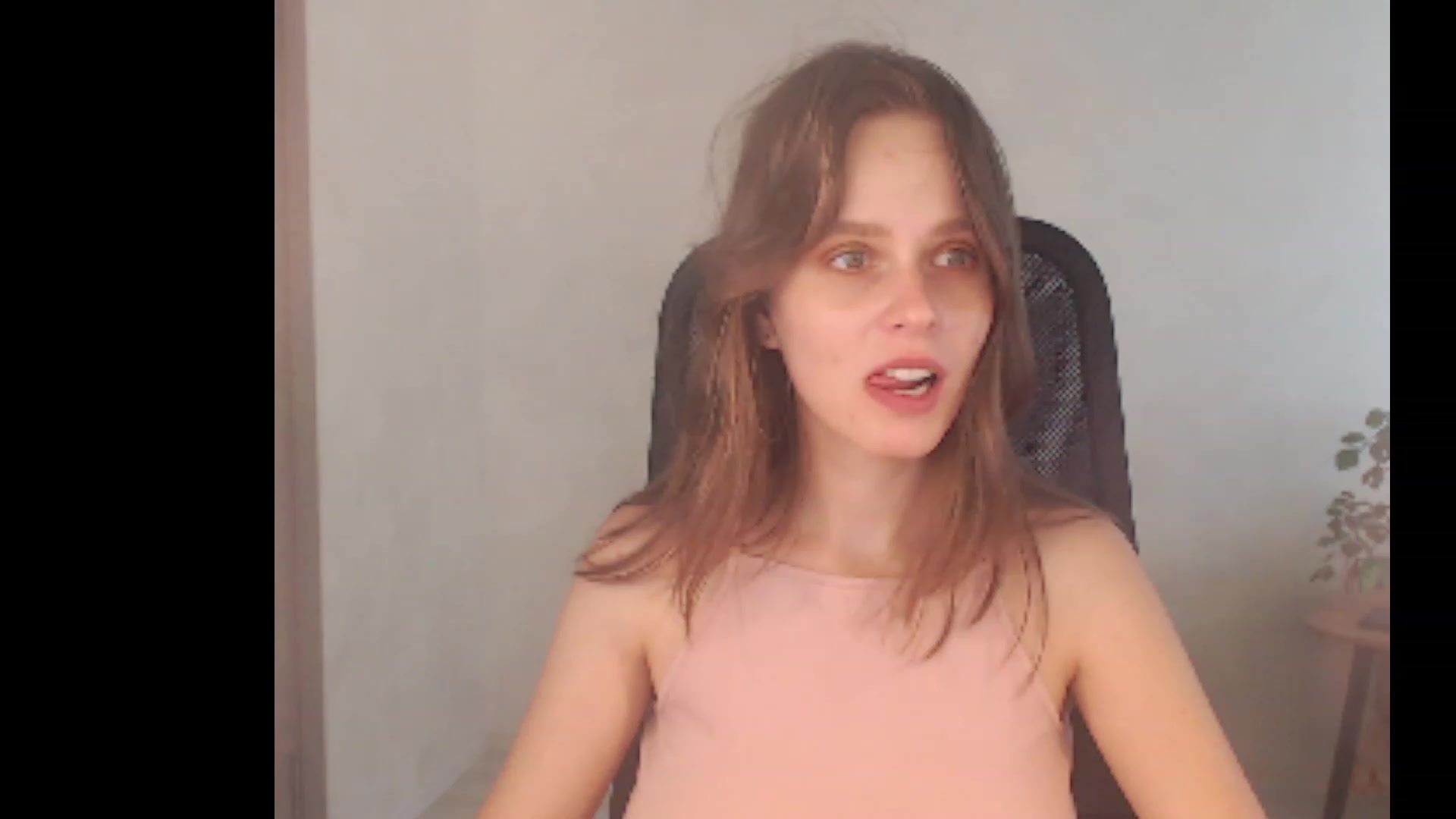 Gallery image thumbnail from Sofiafantasy's myfreecams stream on, 08/11/2023, 13:08 image 4 of 20