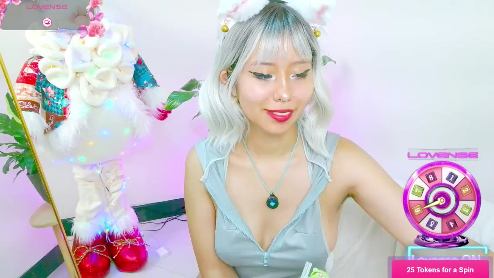 Gallery image thumbnail from SofieKittie's myfreecams stream on, 12/16/2025, 17:59 image 6 of 20