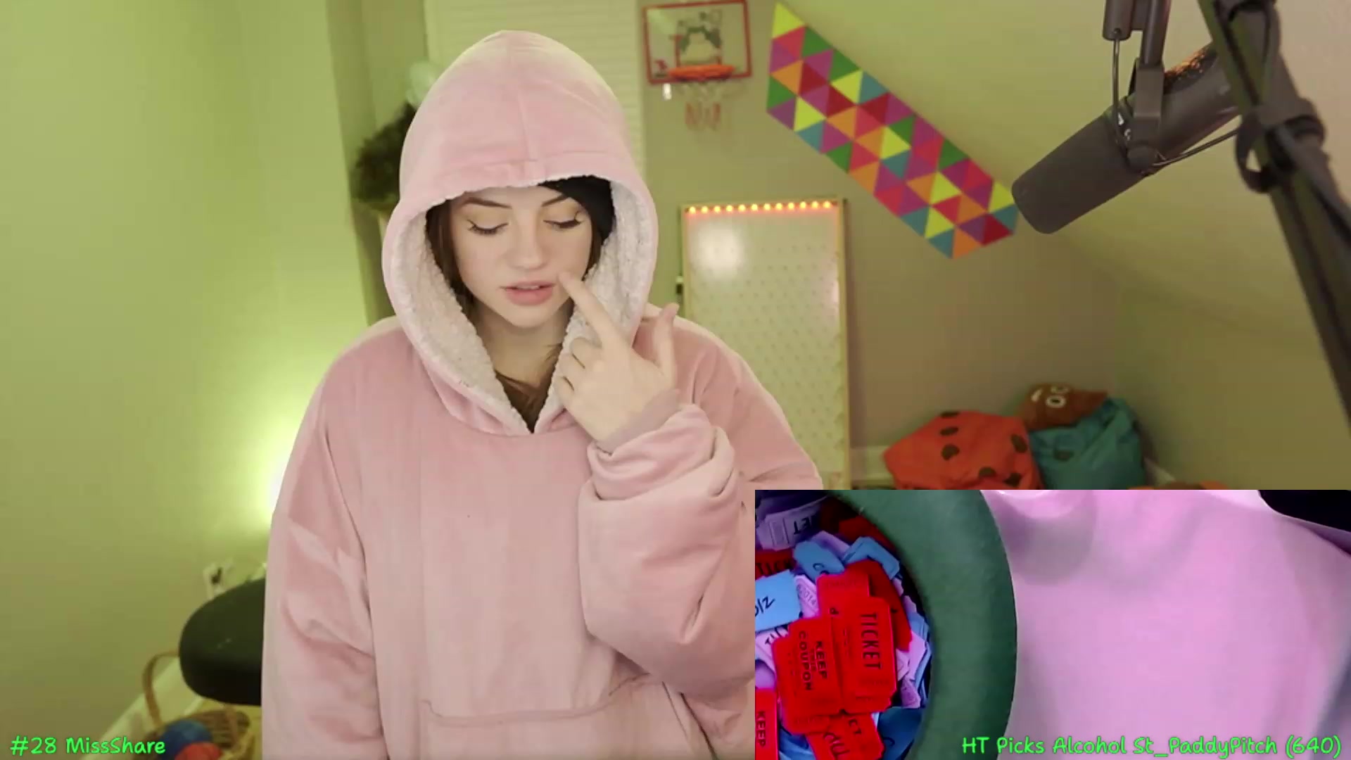 Gallery image thumbnail from SofieMcBrofie's myfreecams stream on, 03/10/2024, 06:11 image 4 of 20