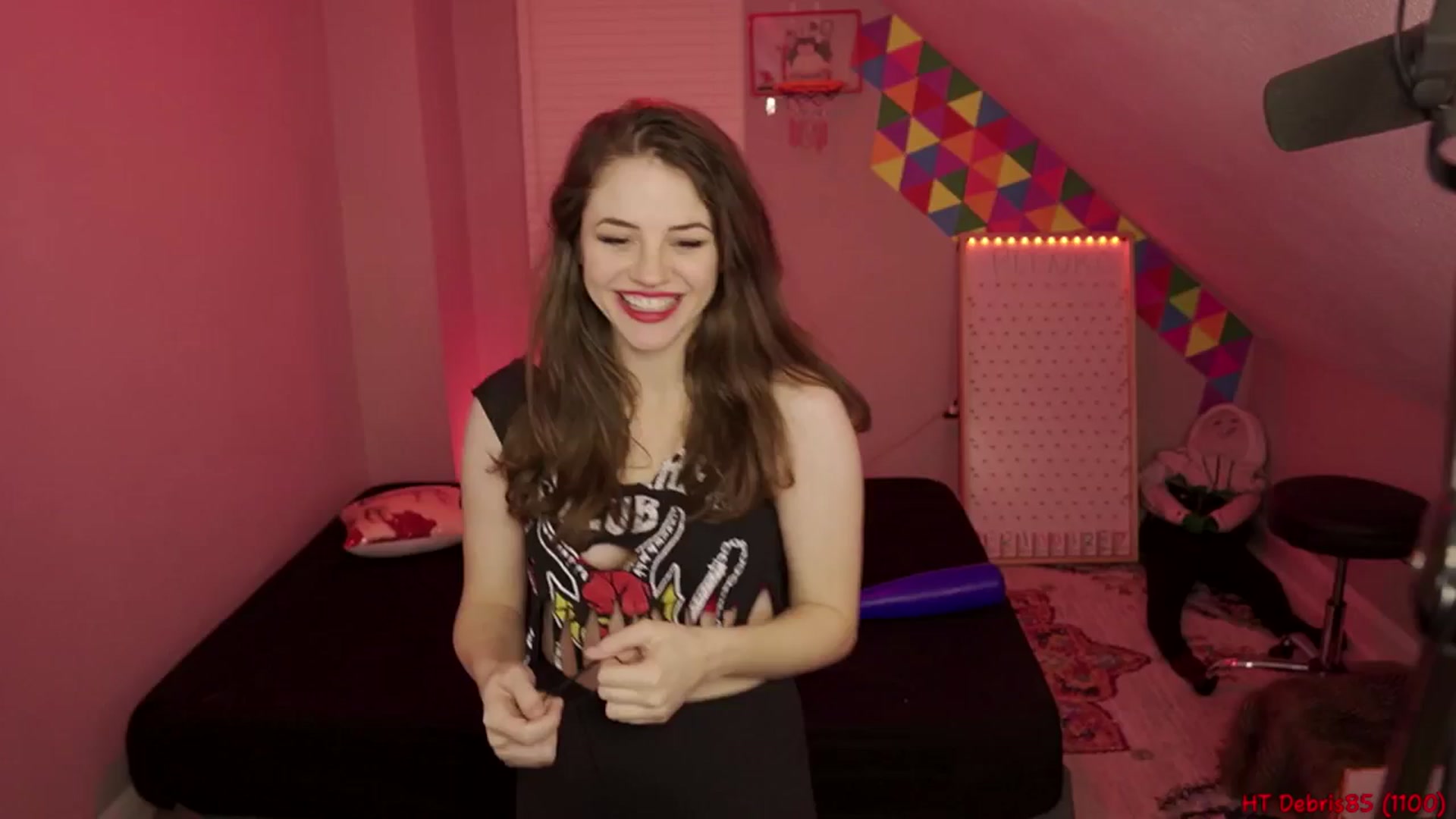 Gallery image thumbnail from SofieMcBrofie's myfreecams stream on, 03/17/2024, 09:07 image 7 of 20