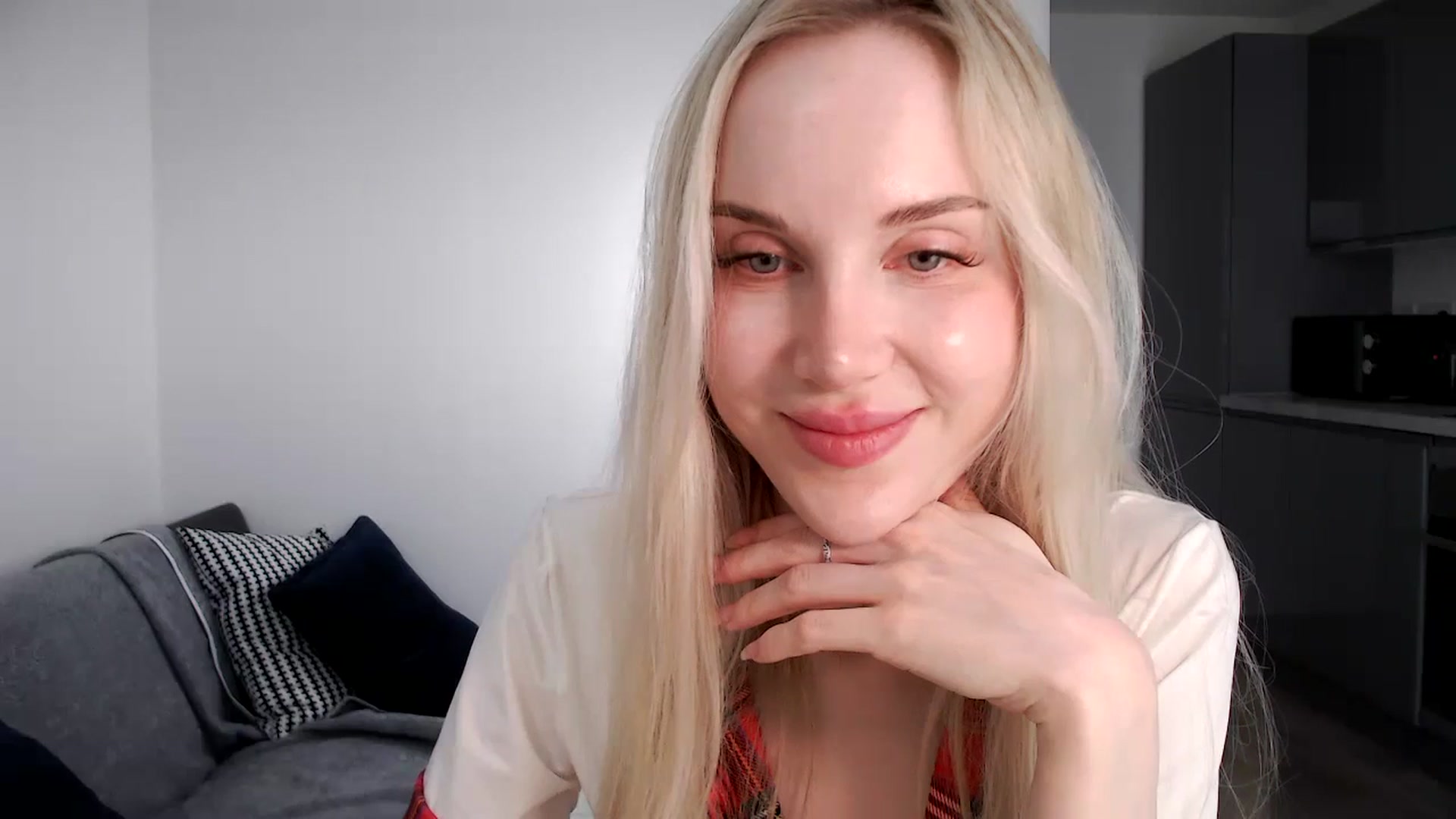 Gallery image thumbnail from SofieSkye's myfreecams stream on, 07/24/2024, 10:59 image 12 of 20