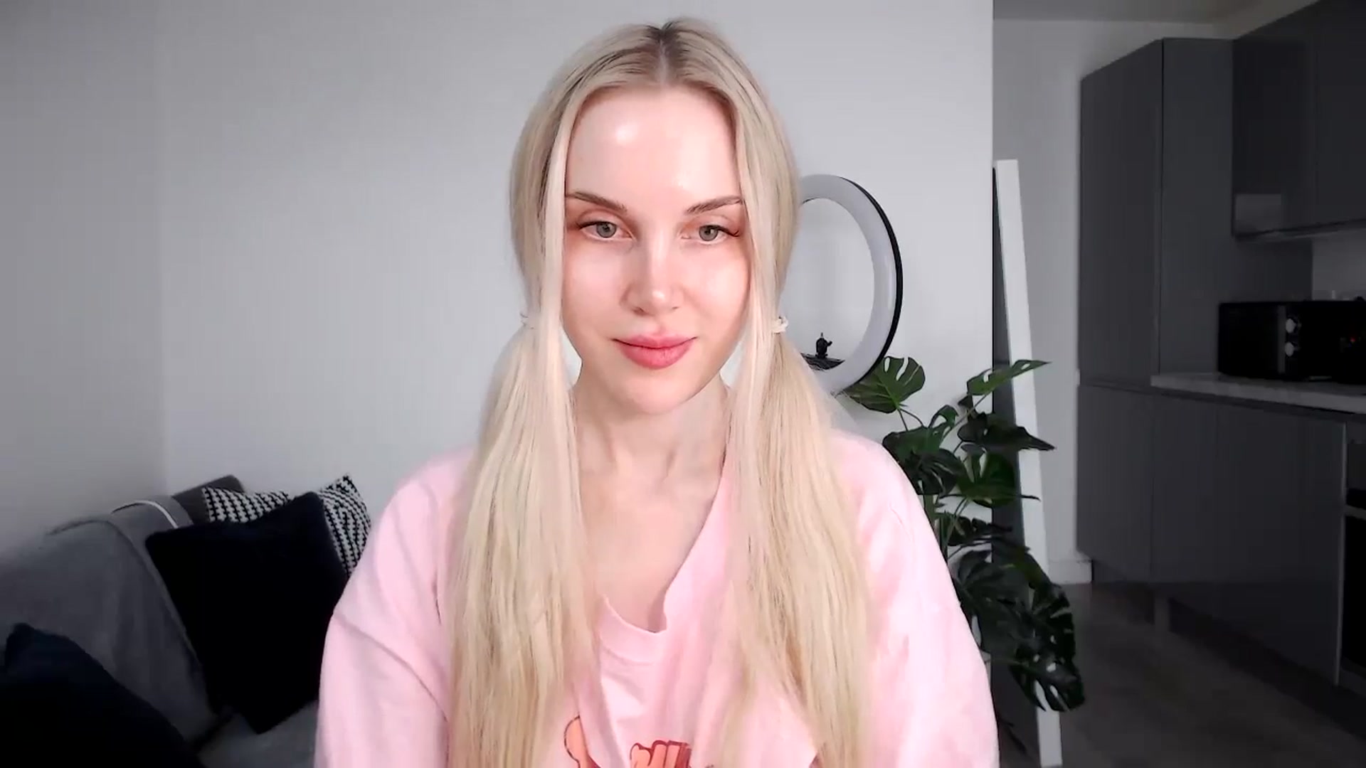 Gallery image thumbnail from SofieSkye's myfreecams stream on, 07/25/2024, 10:04 image 12 of 20