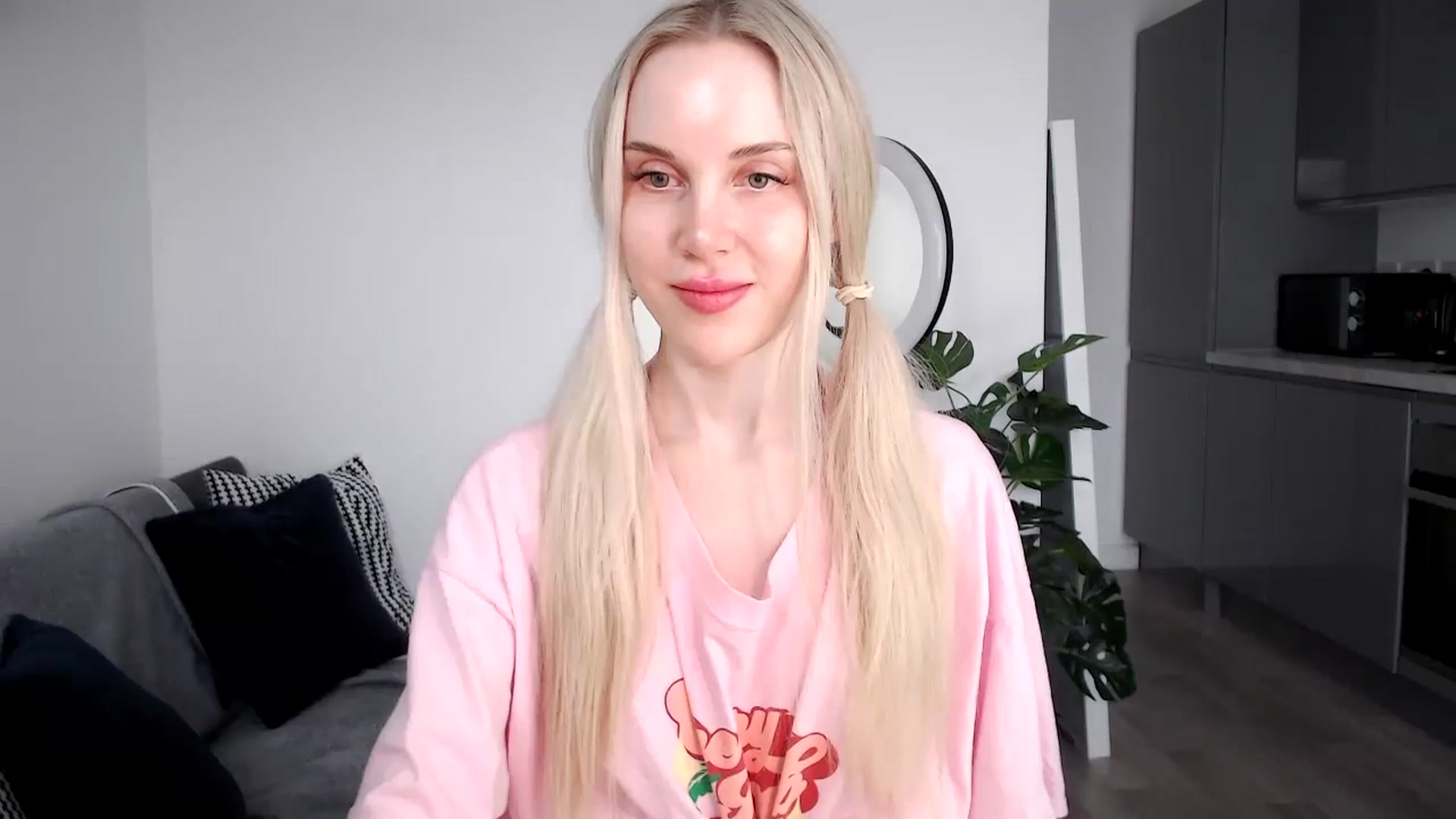 Gallery image thumbnail from SofieSkye's myfreecams stream on, 07/25/2024, 10:04 image 8 of 20