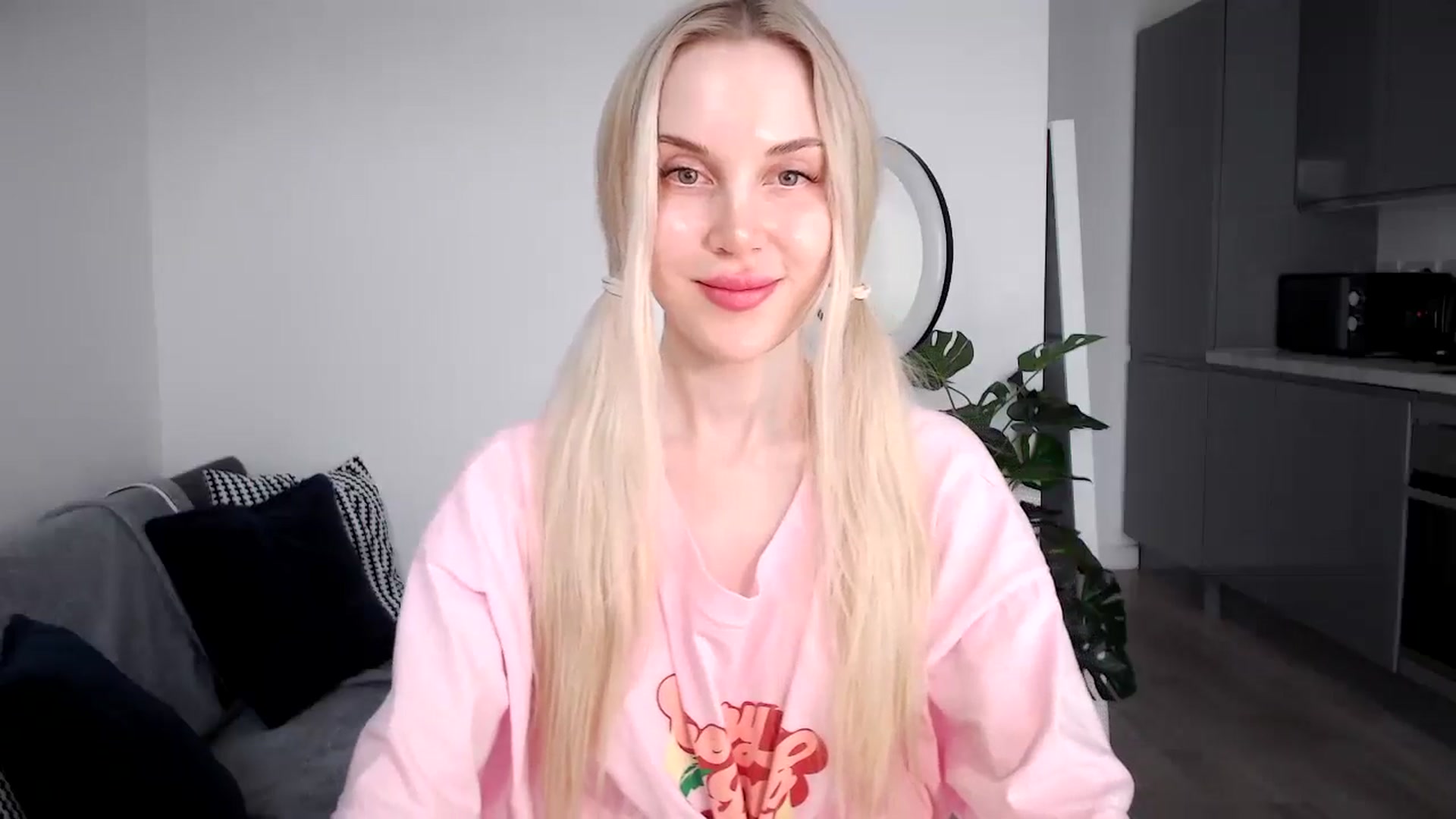 Gallery image thumbnail from SofieSkye's myfreecams stream on, 07/25/2024, 10:04 image 5 of 20