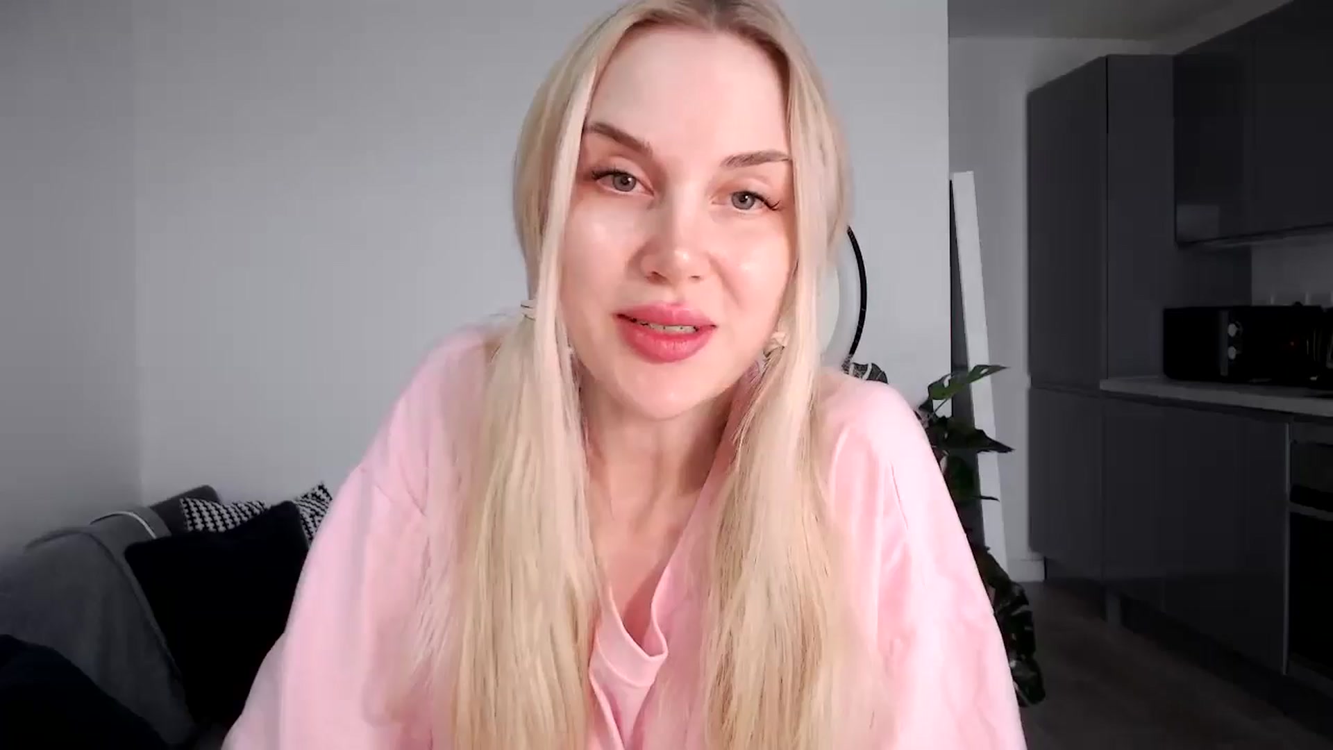 Gallery image thumbnail from SofieSkye's myfreecams stream on, 07/25/2024, 10:04 image 1 of 20