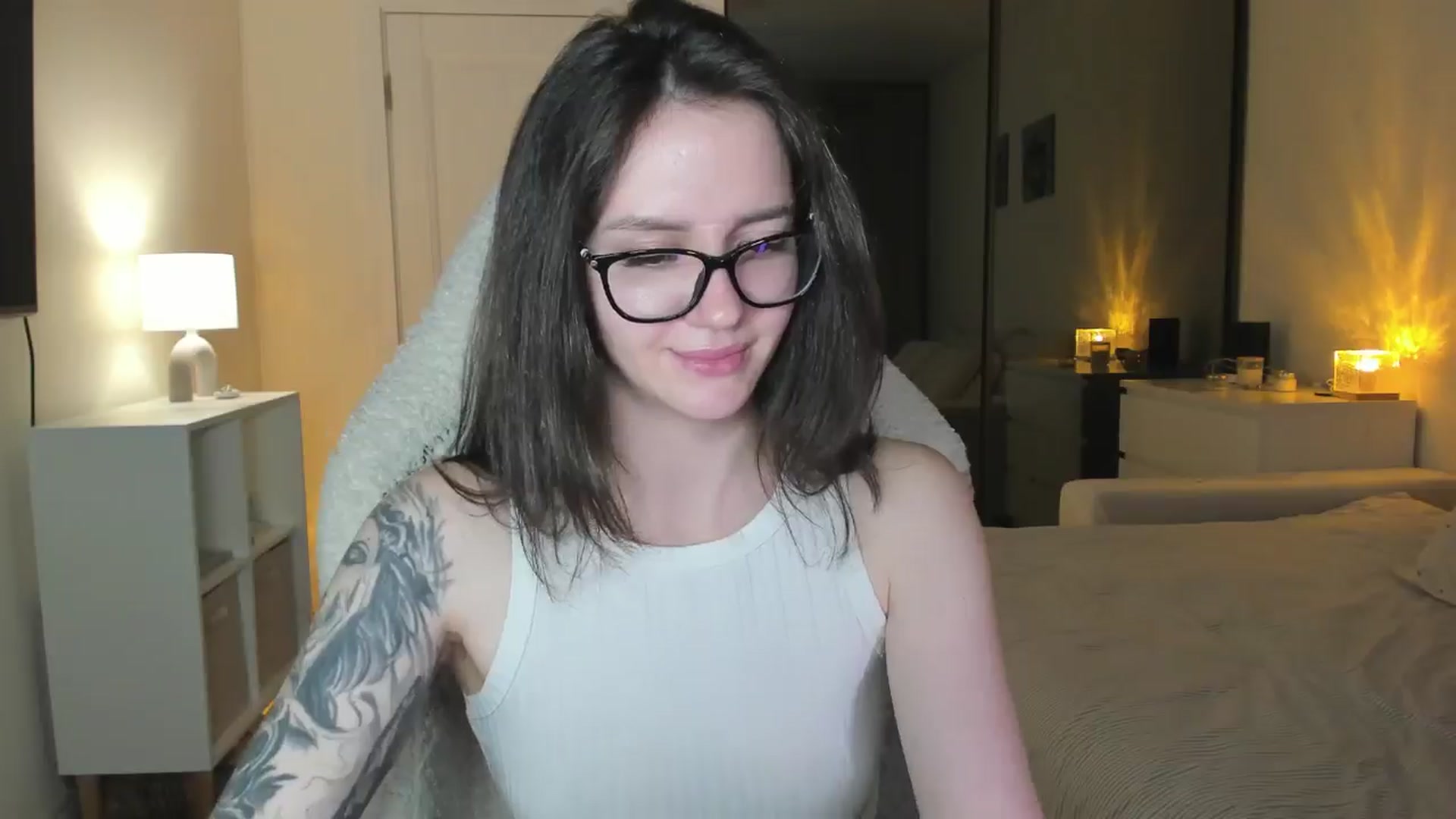 Gallery image thumbnail from Sofieee's myfreecams stream on, 12/04/2025, 03:34 image 13 of 20