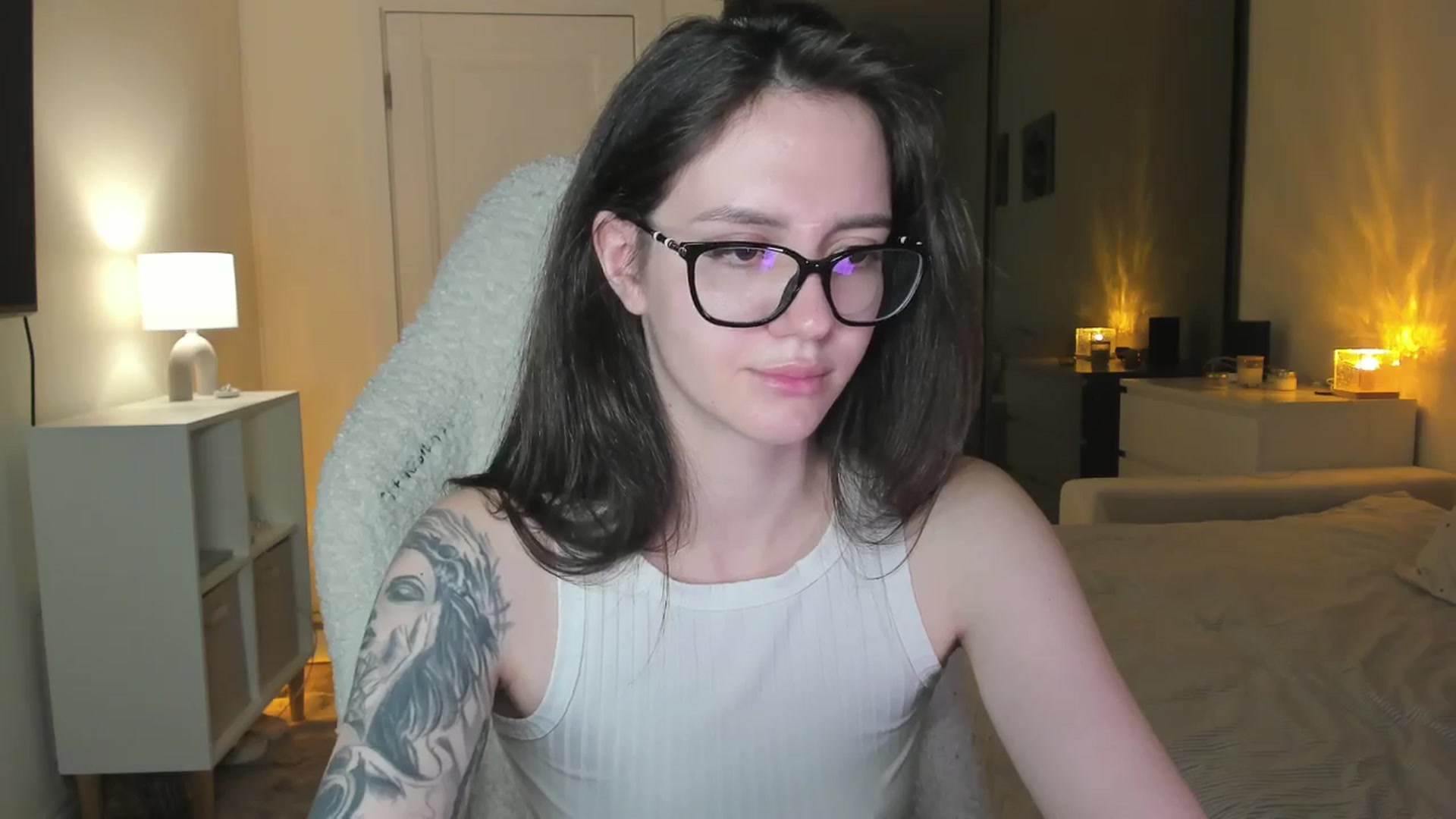Gallery image thumbnail from Sofieee's myfreecams stream on, 12/04/2025, 03:34 image 19 of 20
