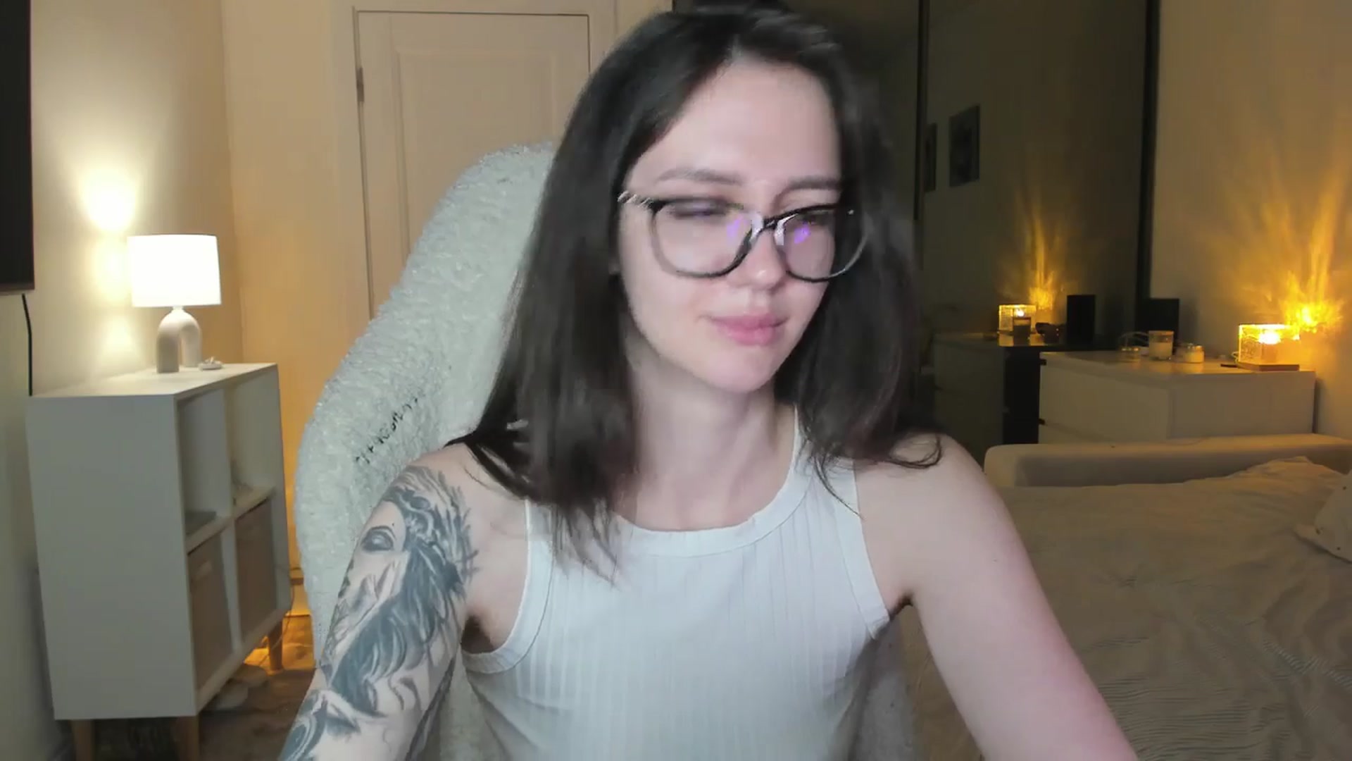 Gallery image thumbnail from Sofieee's myfreecams stream on, 12/04/2025, 03:34 image 15 of 20
