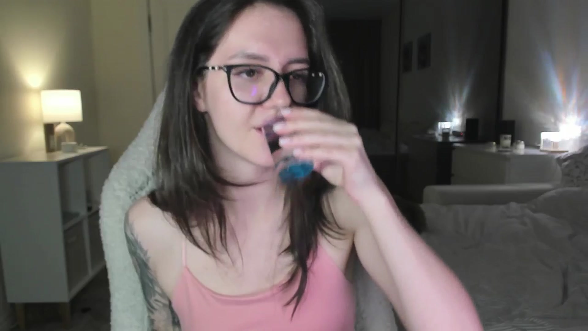 Gallery image thumbnail from Sofieee's myfreecams stream on, 12/08/2025, 03:21 image 8 of 20